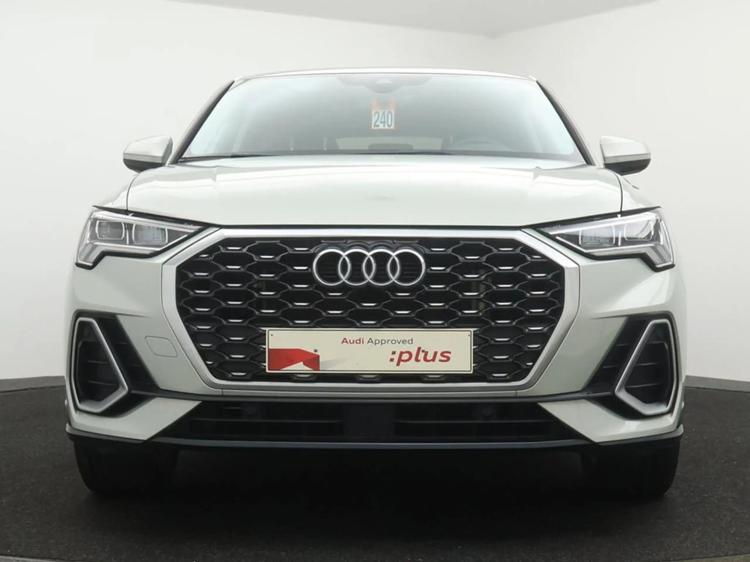 Audi - Q3