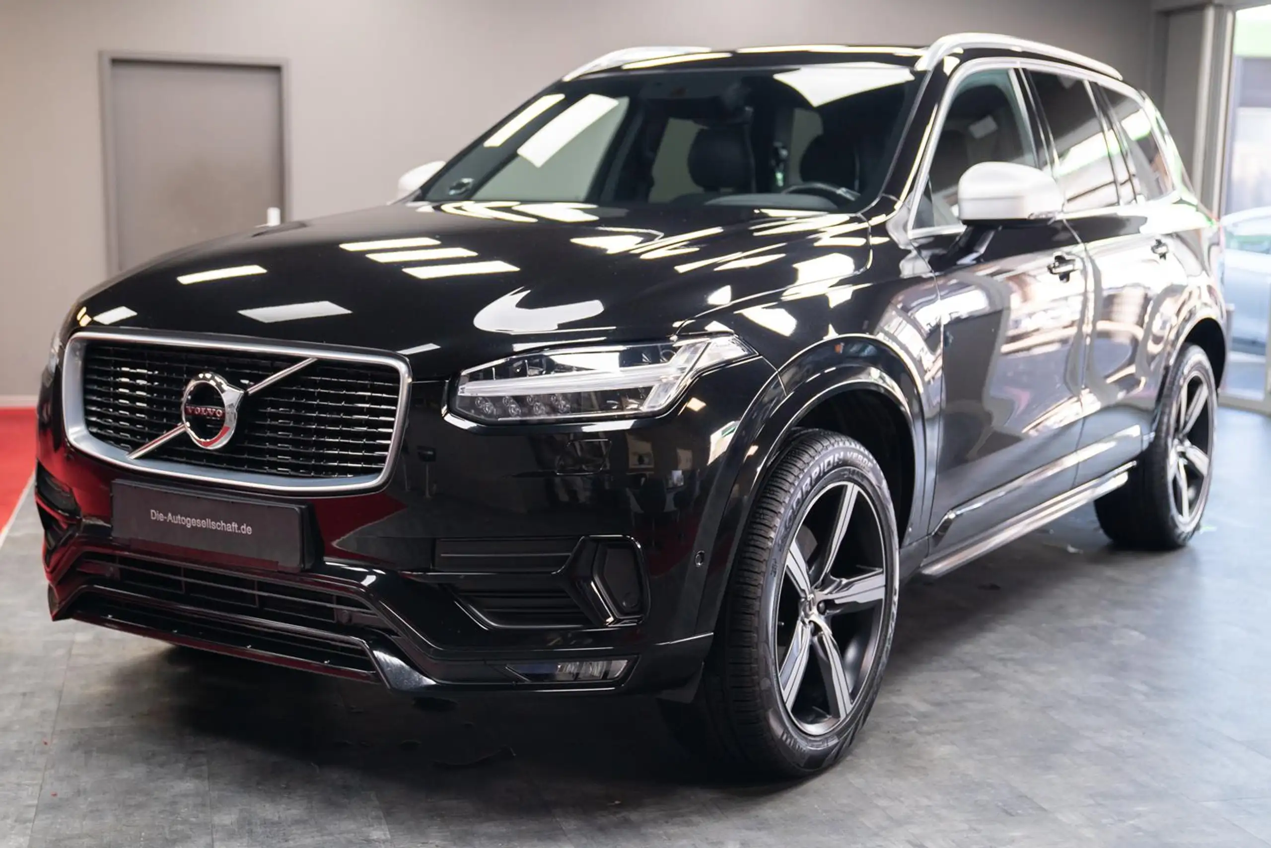 Volvo - XC90