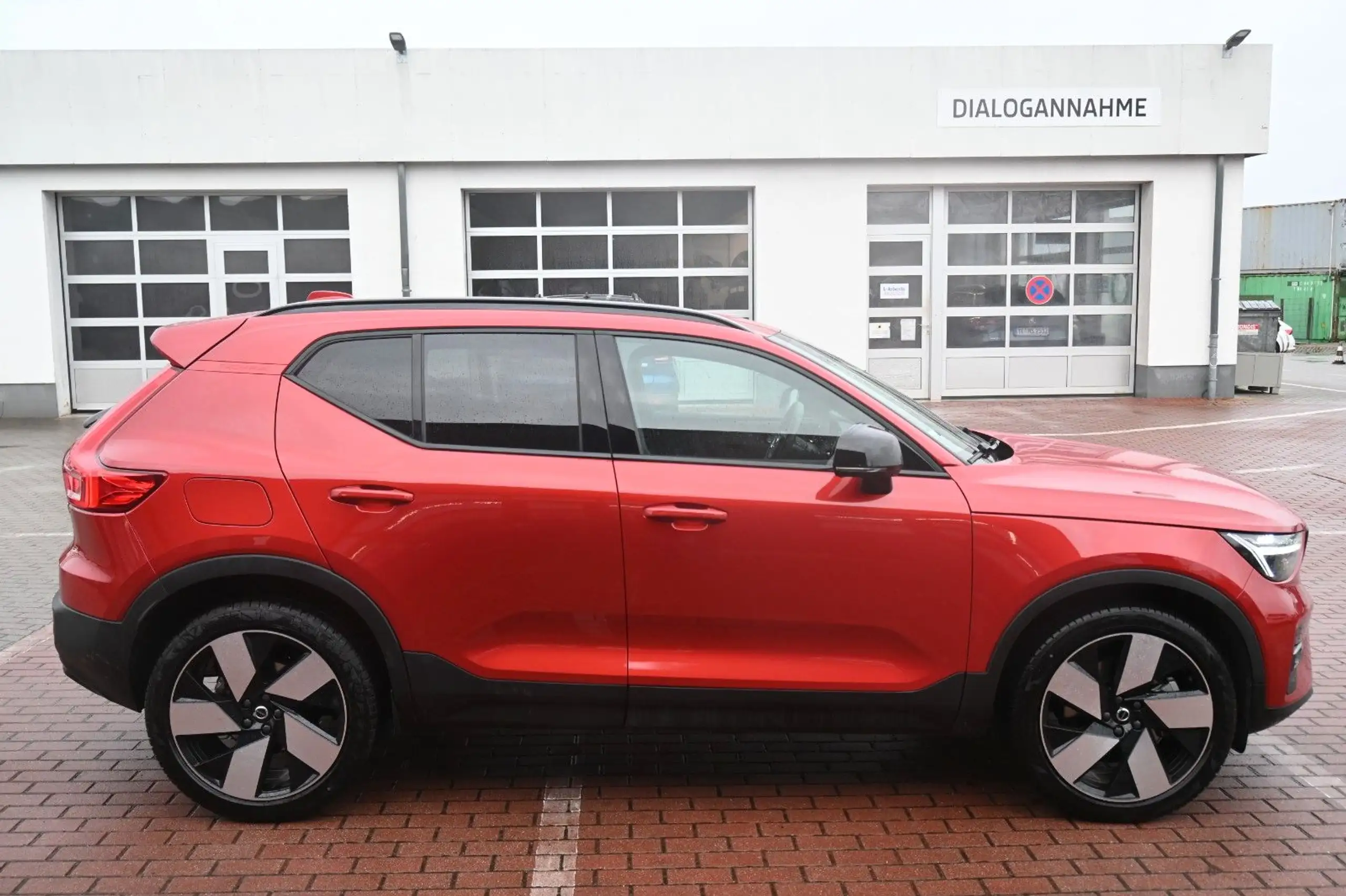 Volvo - XC40