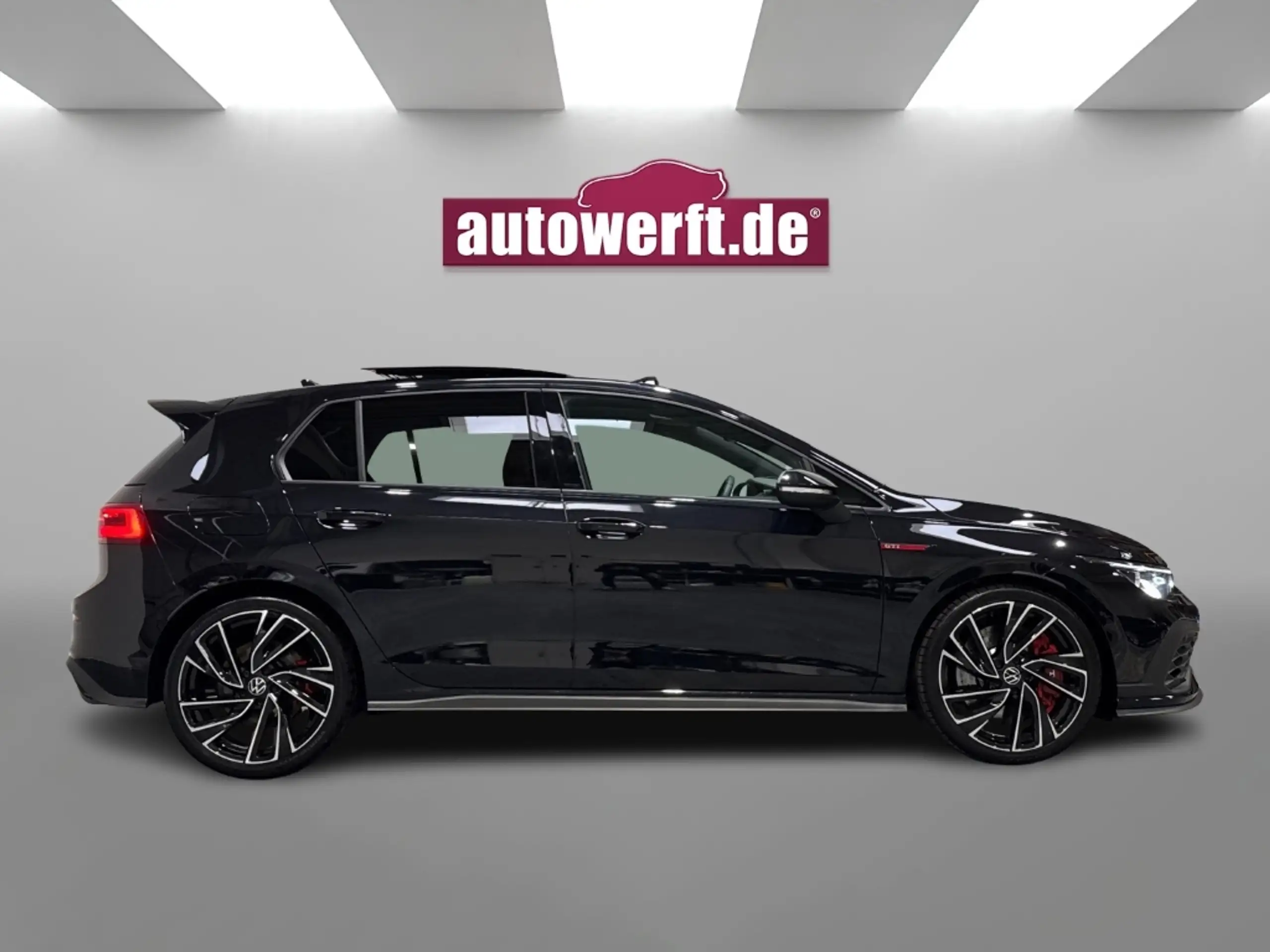 Volkswagen - Golf GTI