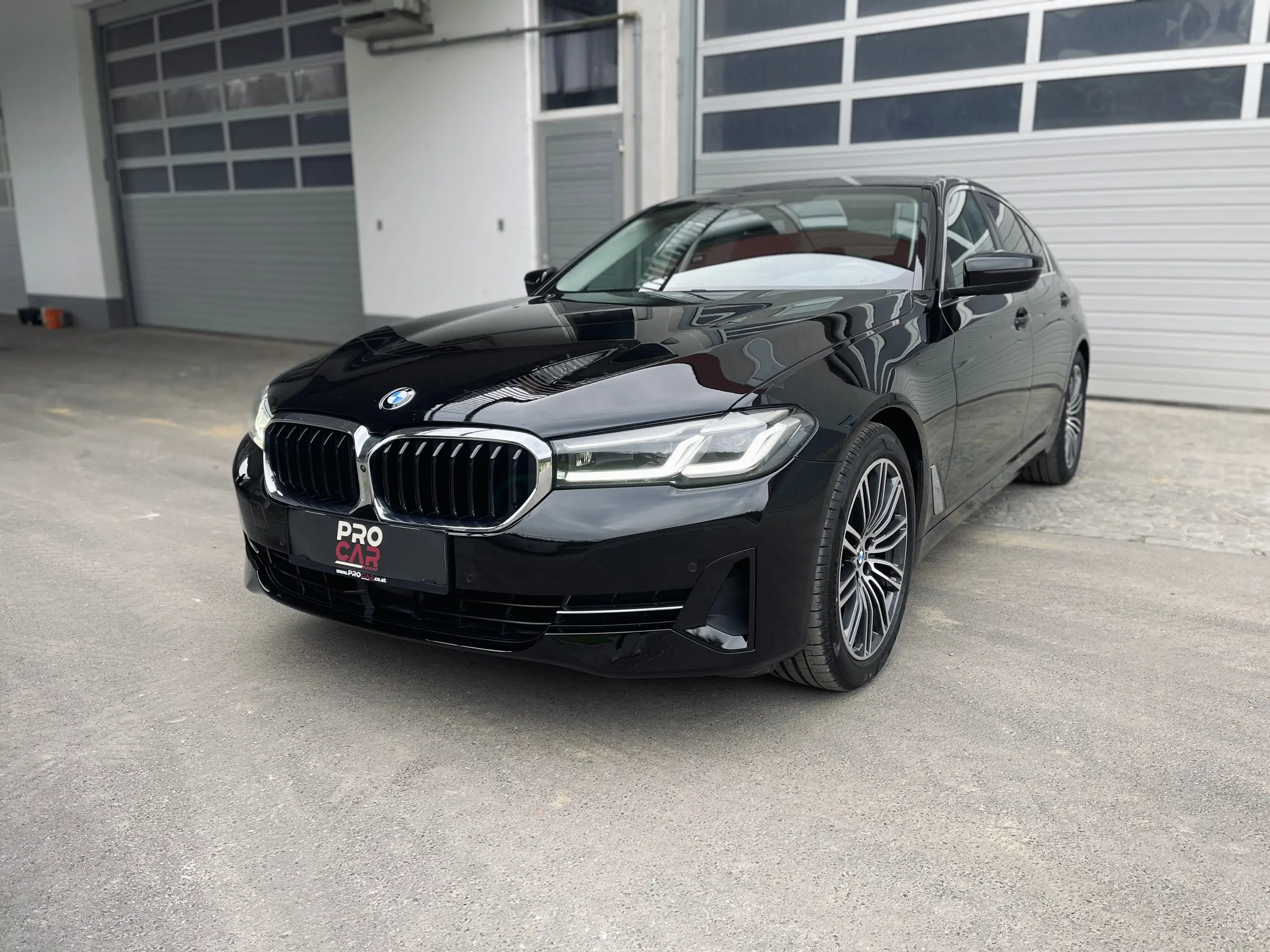 BMW - 520