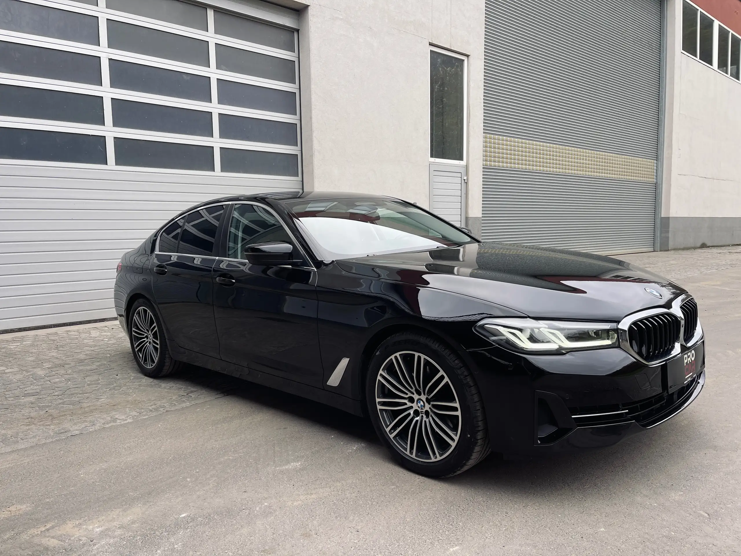 BMW - 520