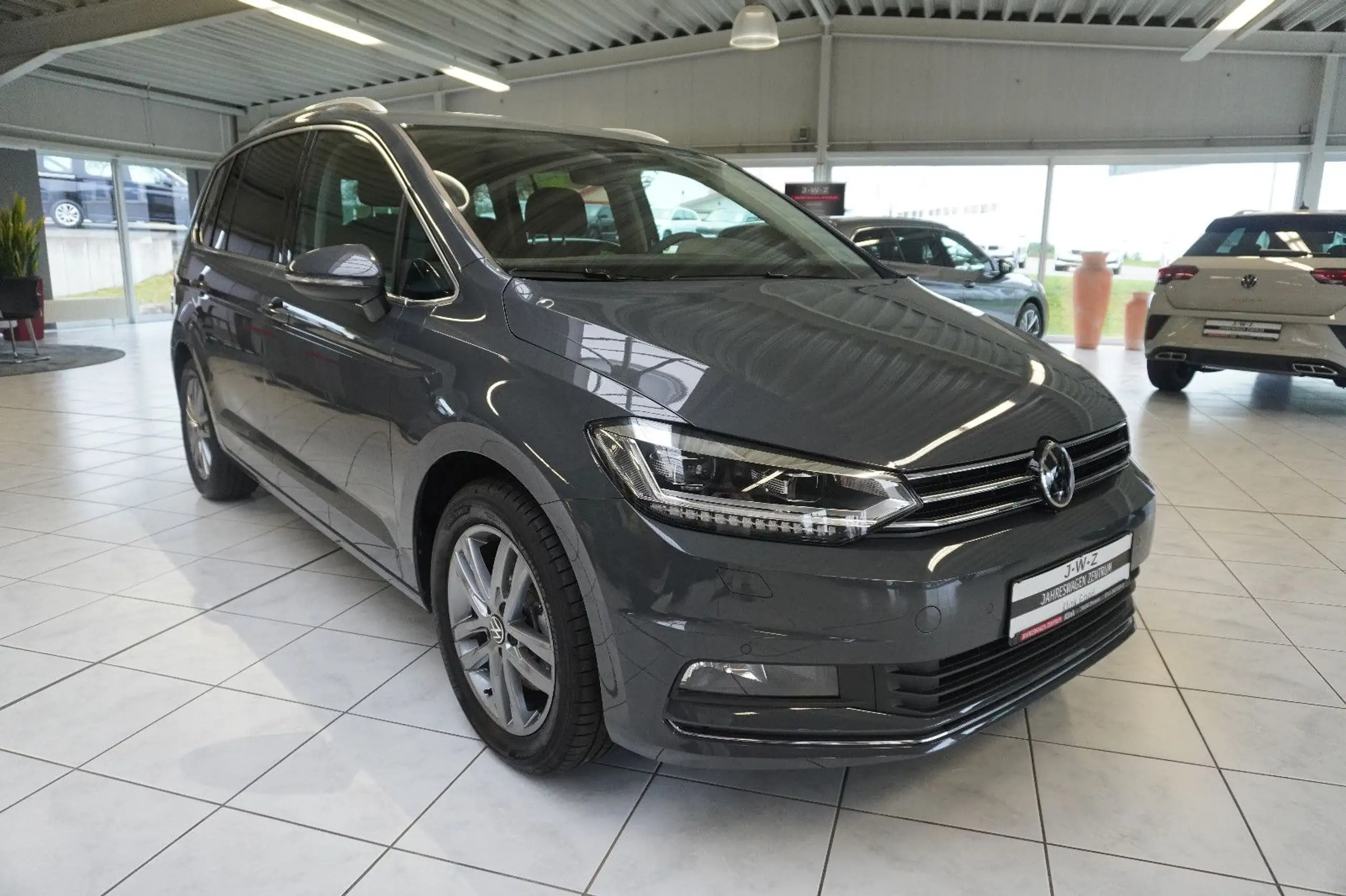 Volkswagen - Touran