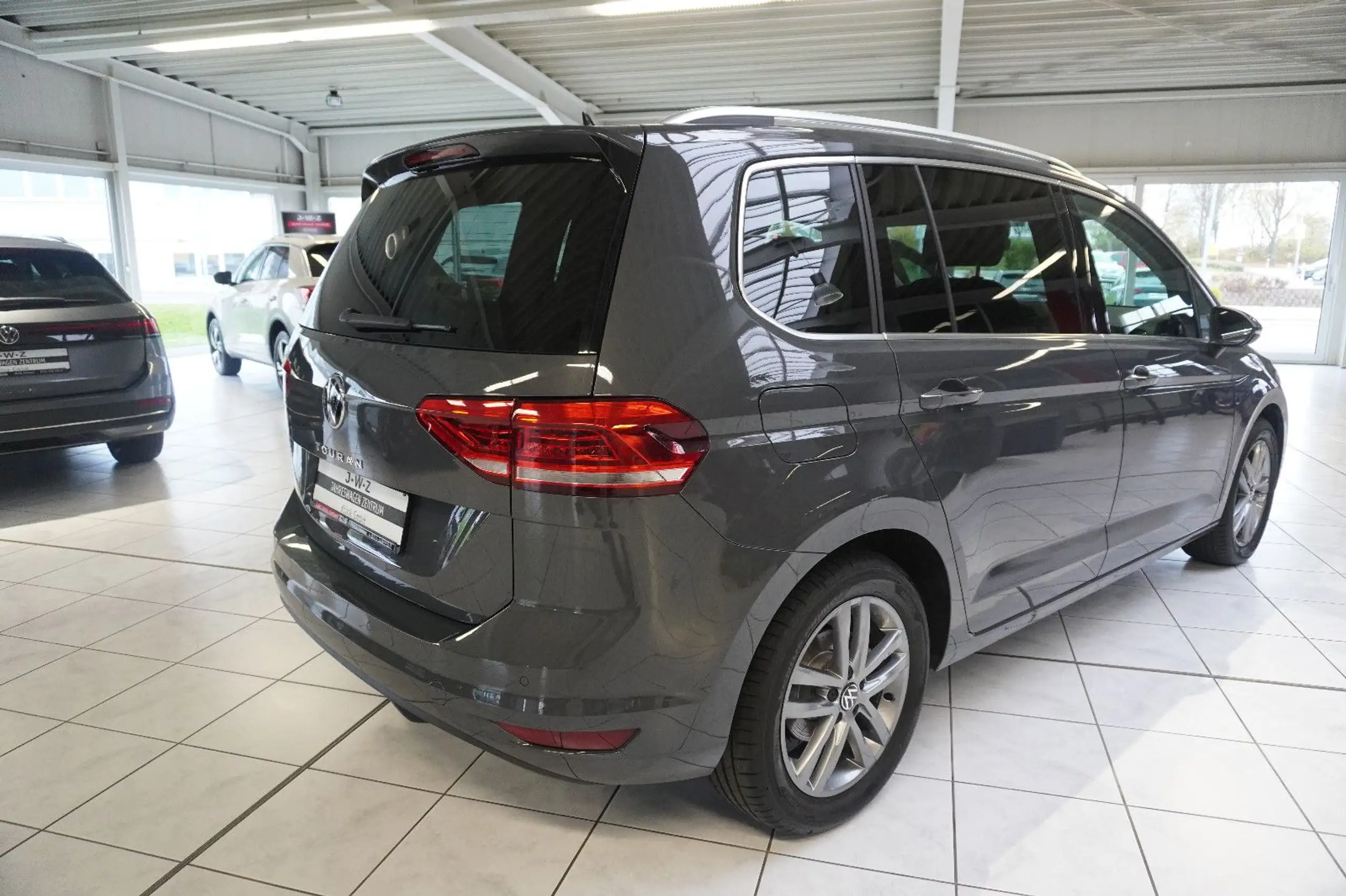 Volkswagen - Touran