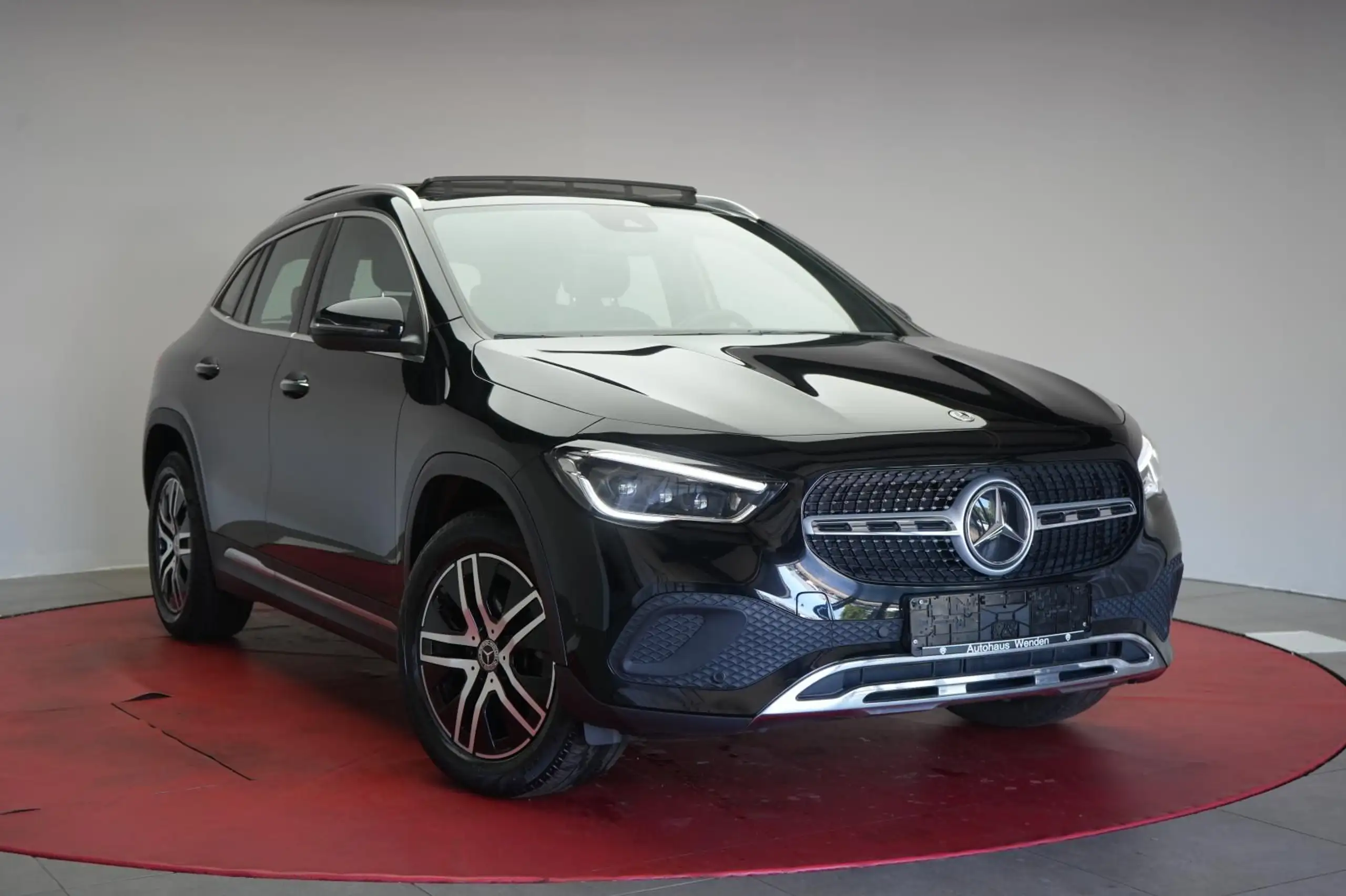 Mercedes-Benz - GLA 200