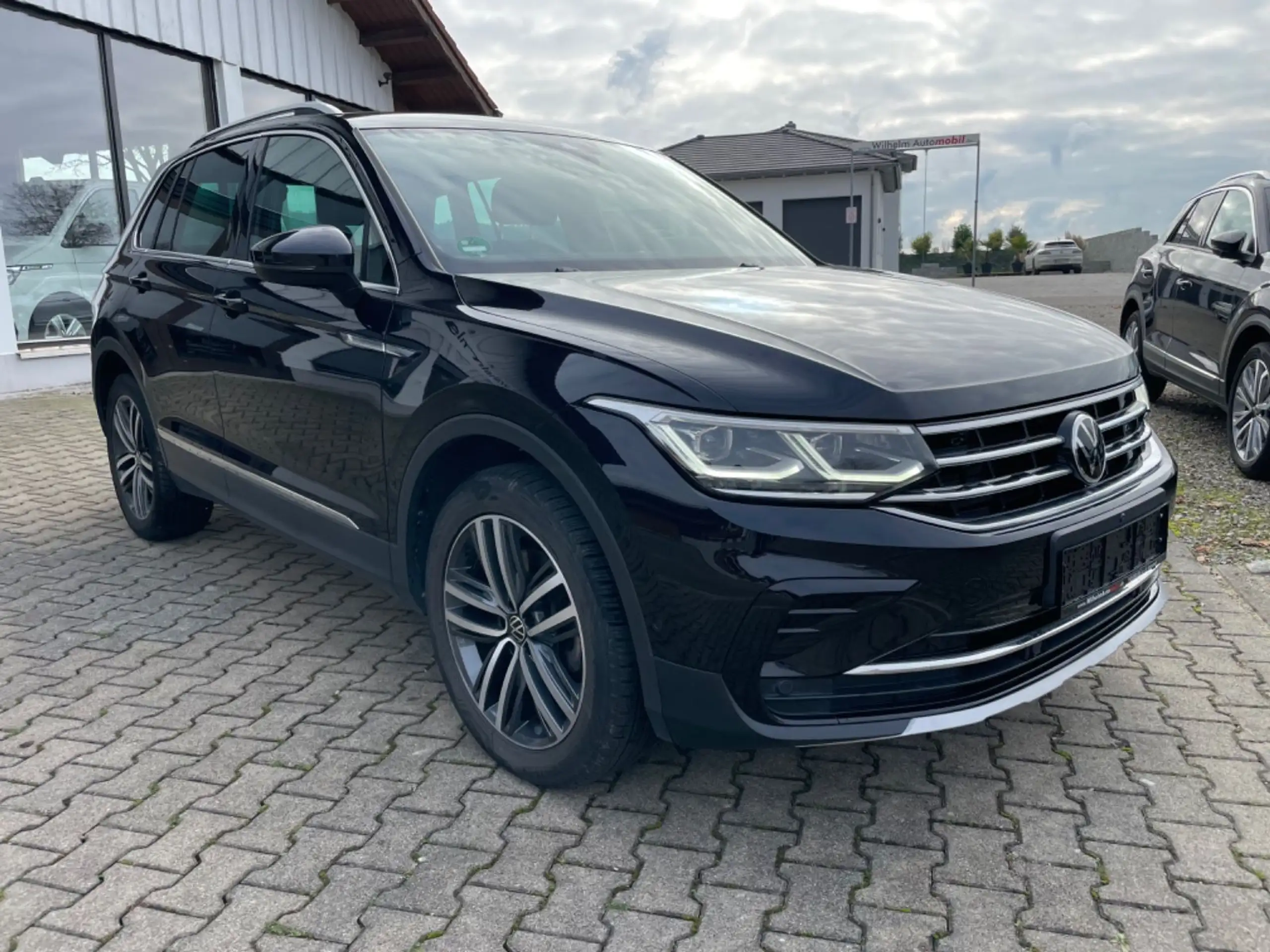 Volkswagen - Tiguan