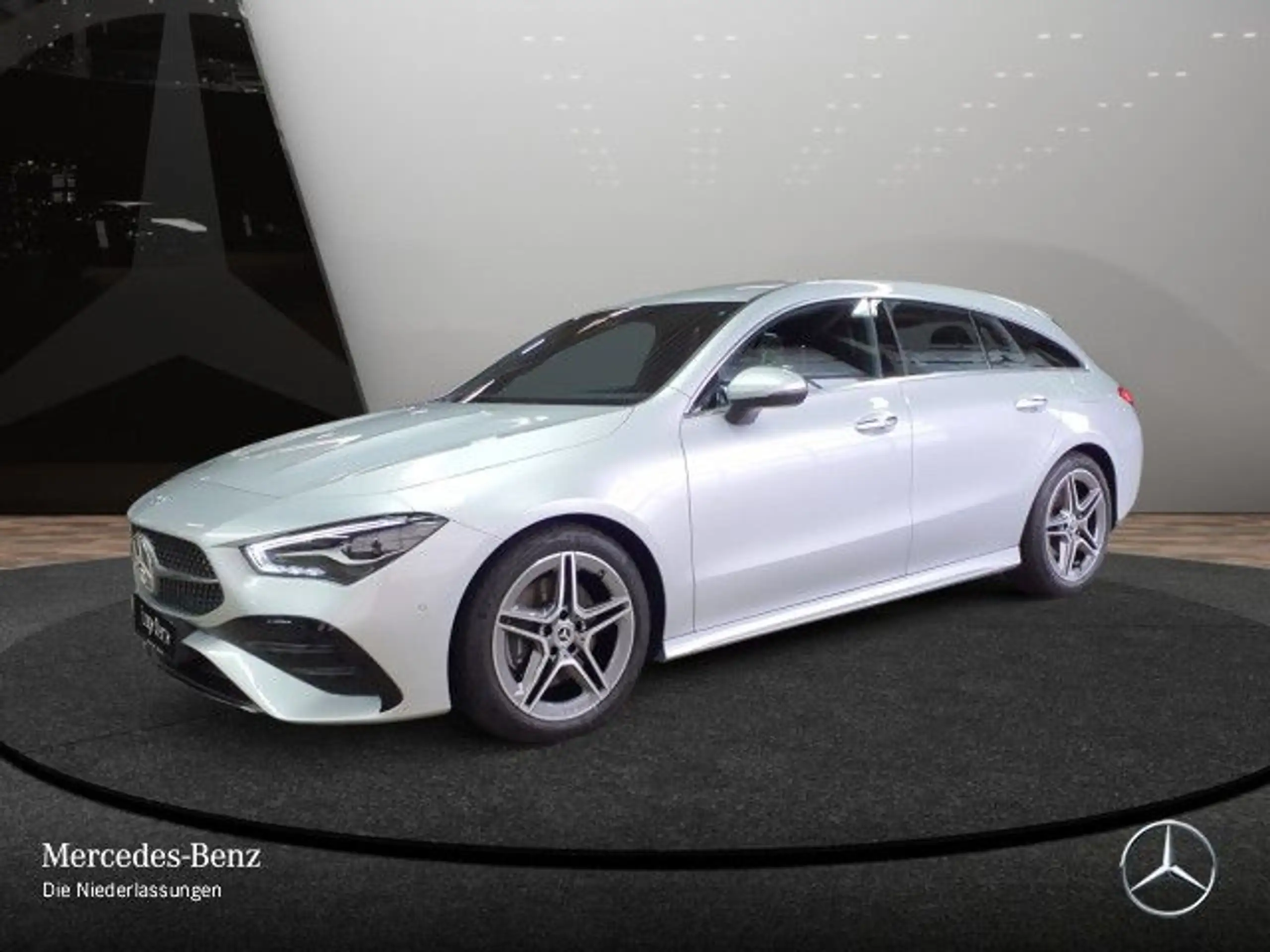 Mercedes-Benz - CLA 220