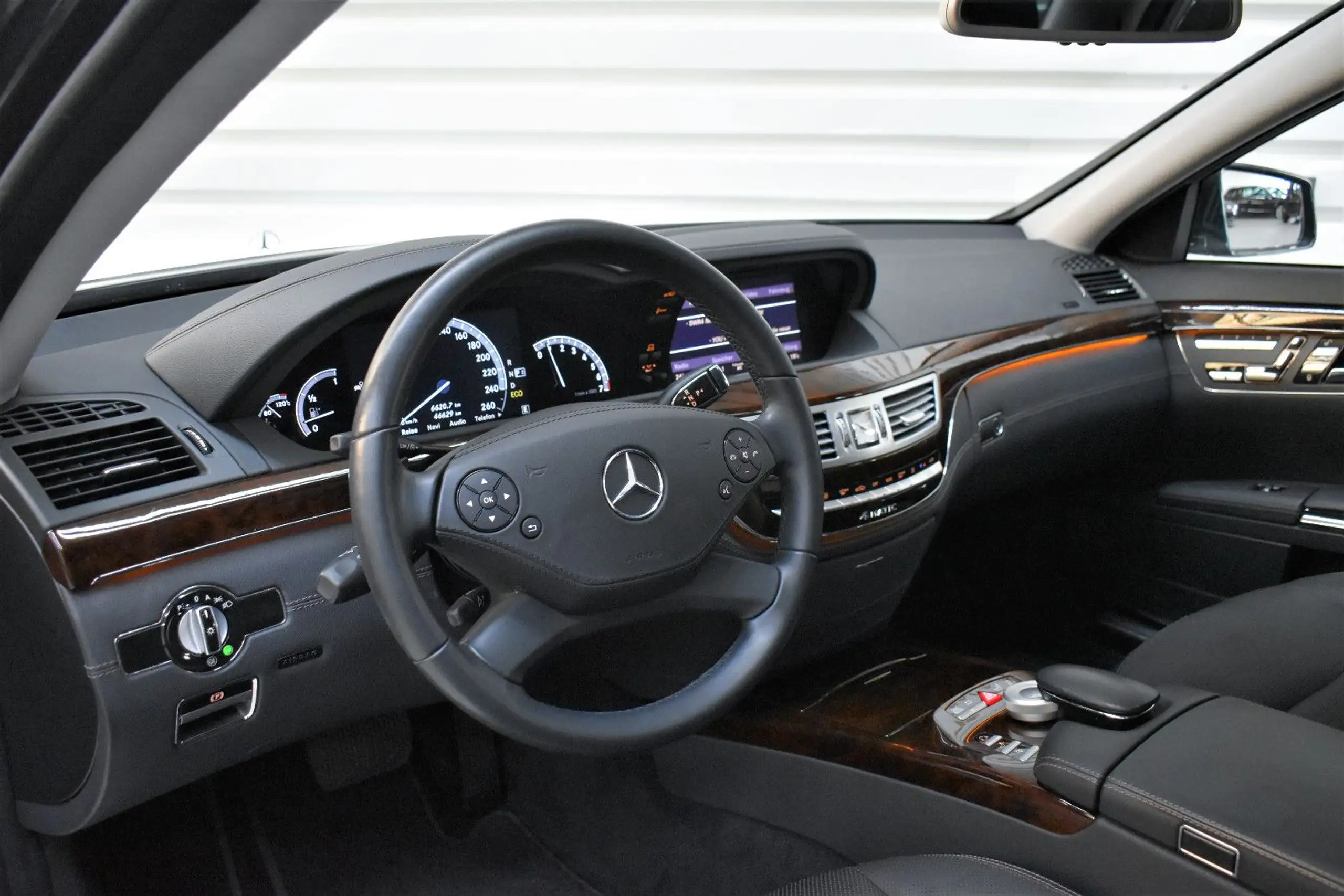 Mercedes-Benz - S 500