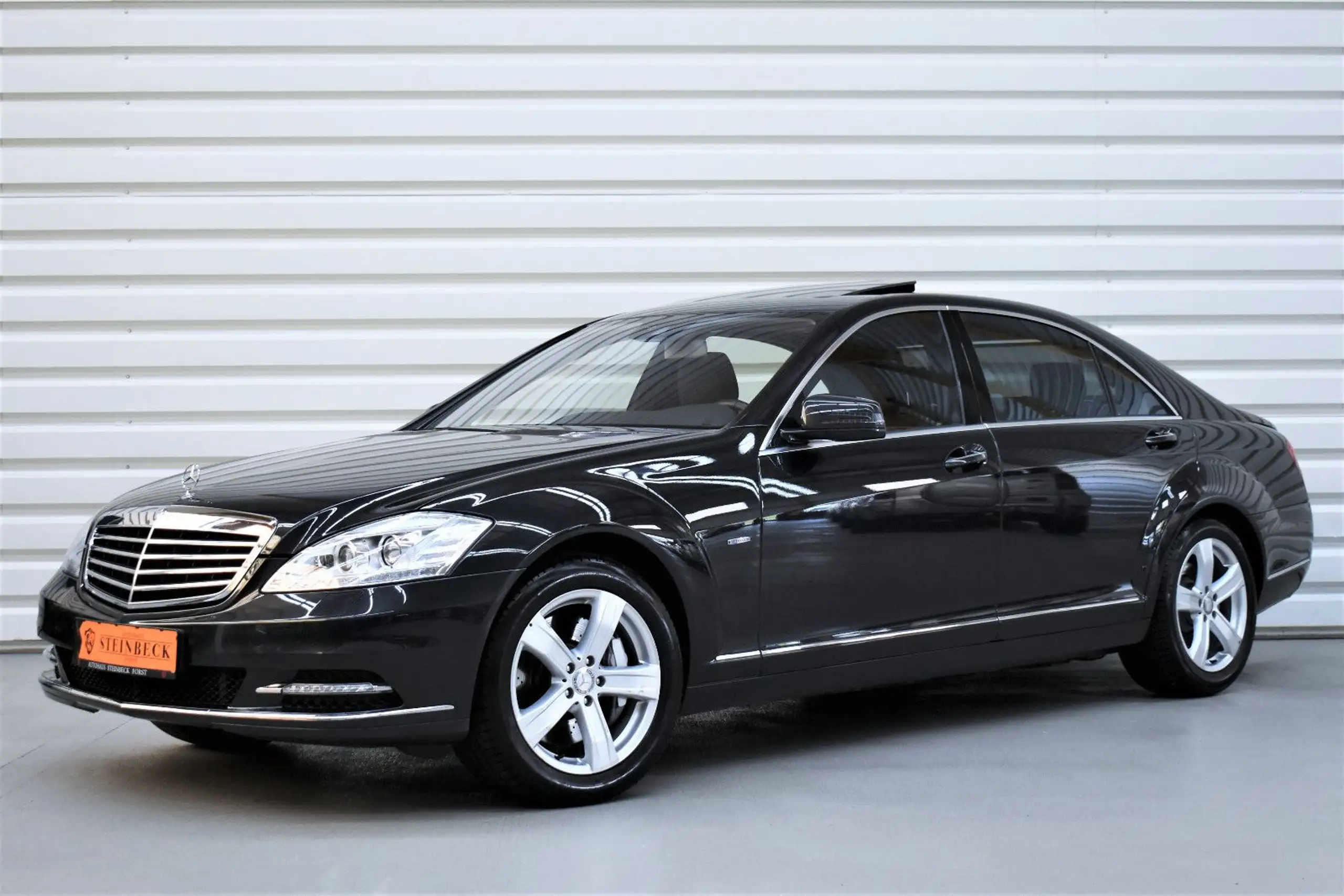 Mercedes-Benz - S 500