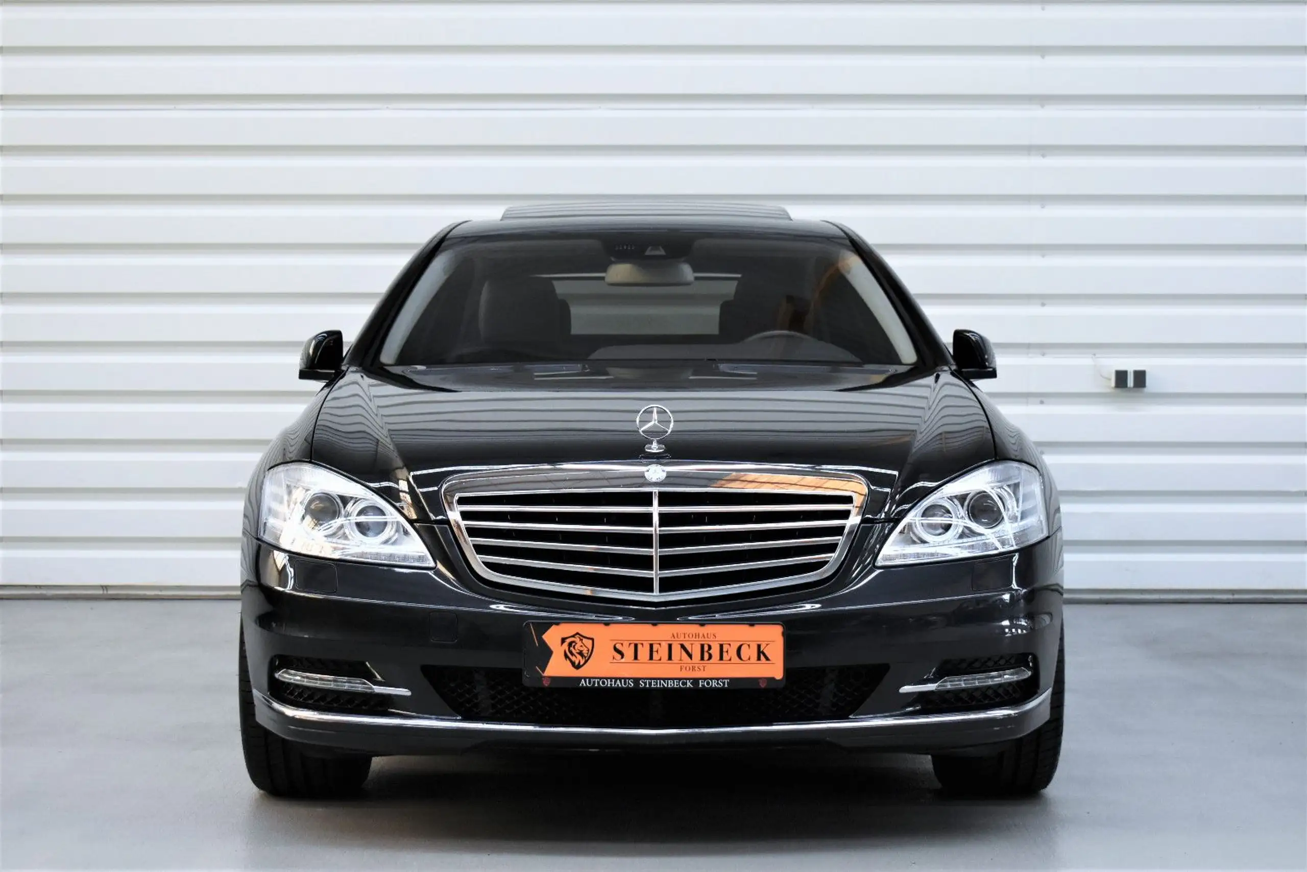 Mercedes-Benz - S 500