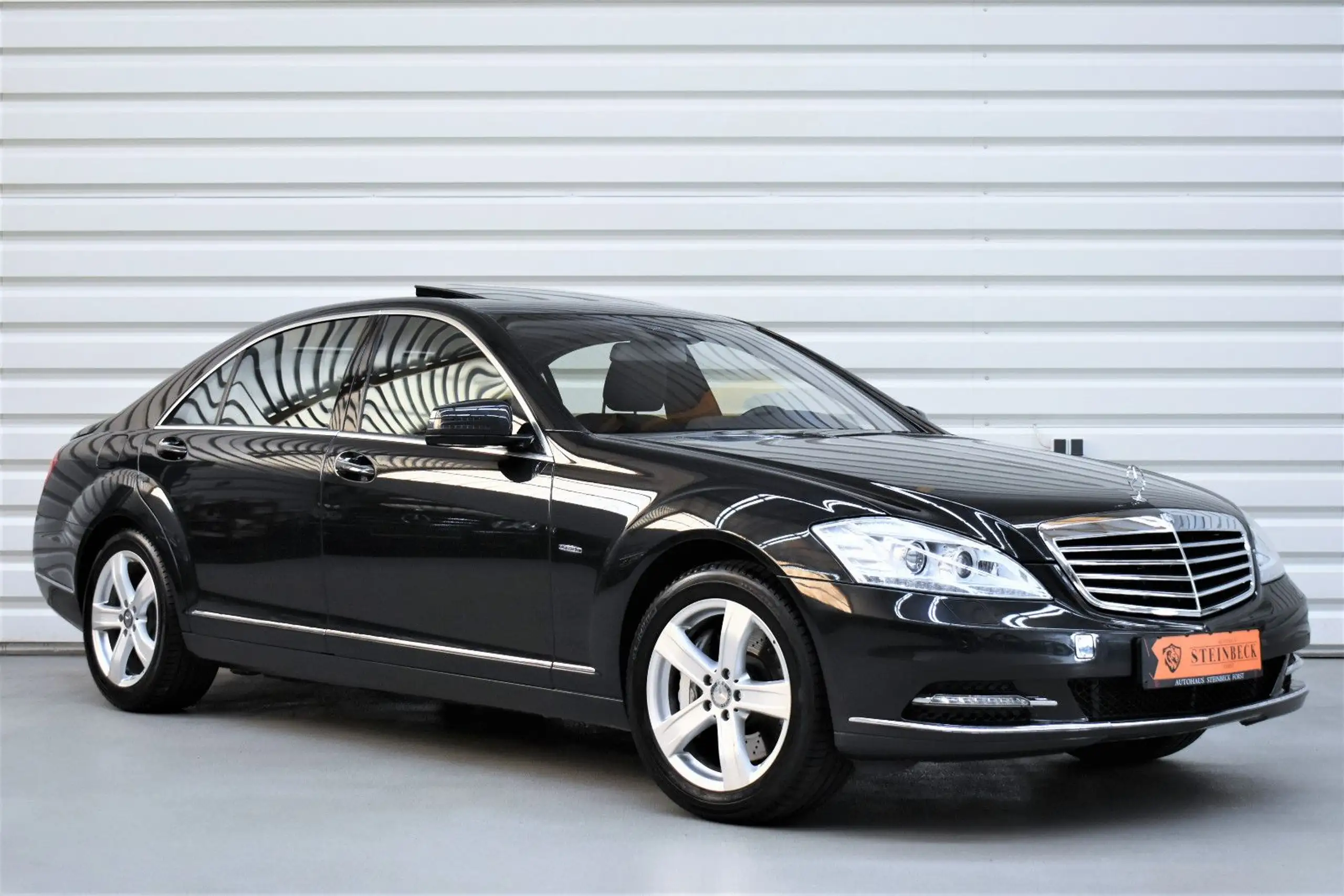 Mercedes-Benz - S 500