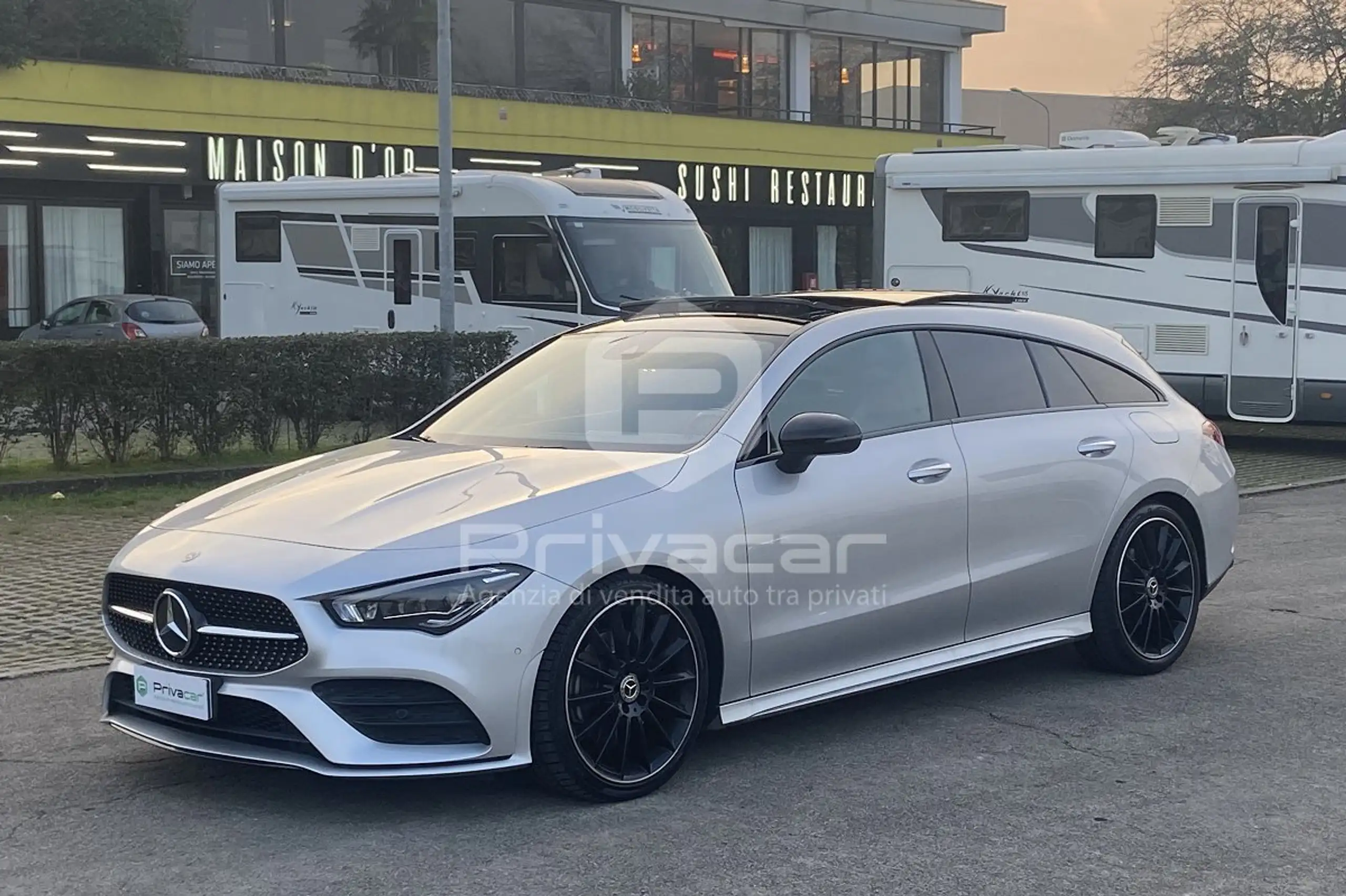 Mercedes-Benz - CLA 200