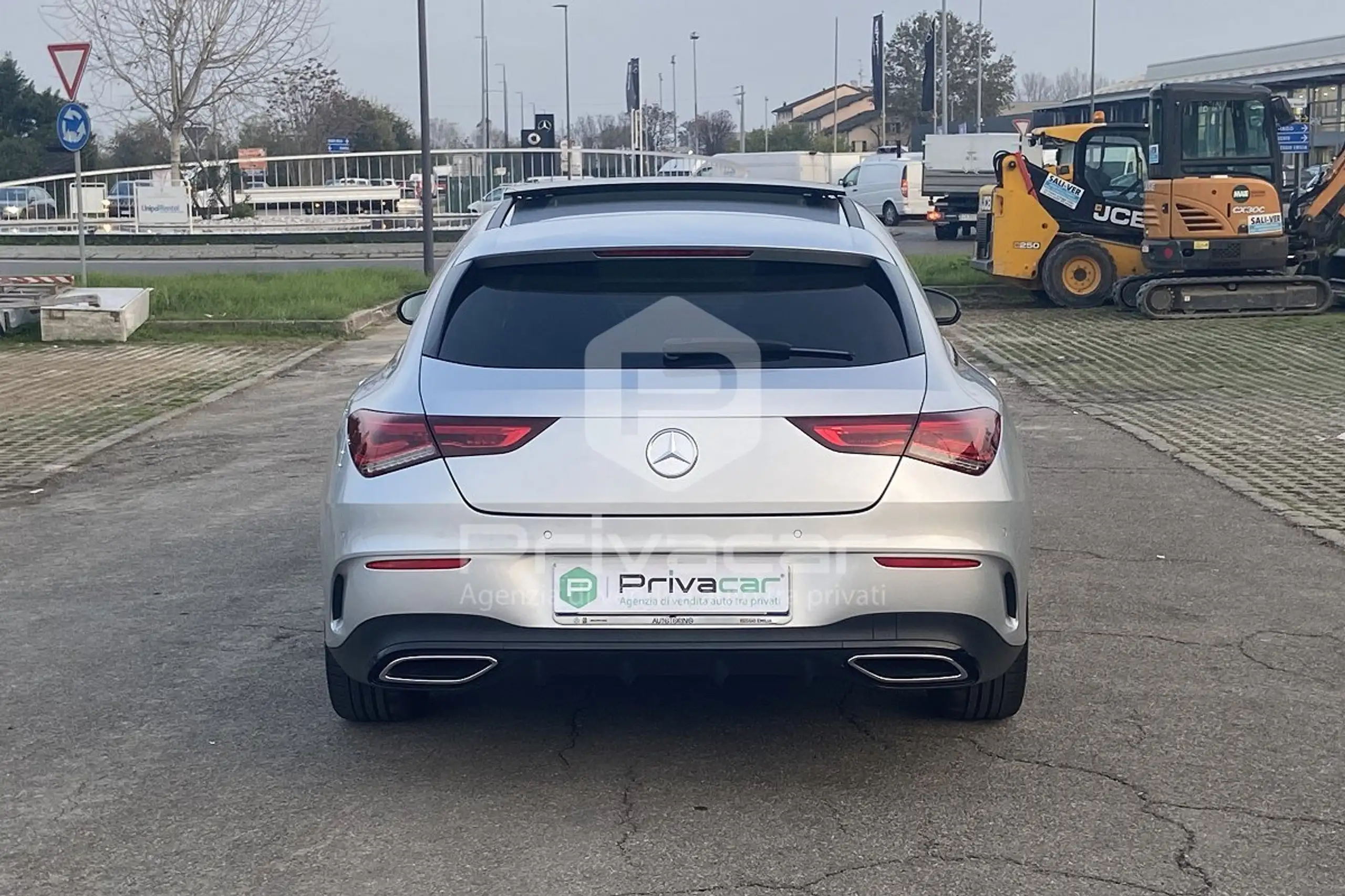 Mercedes-Benz - CLA 200