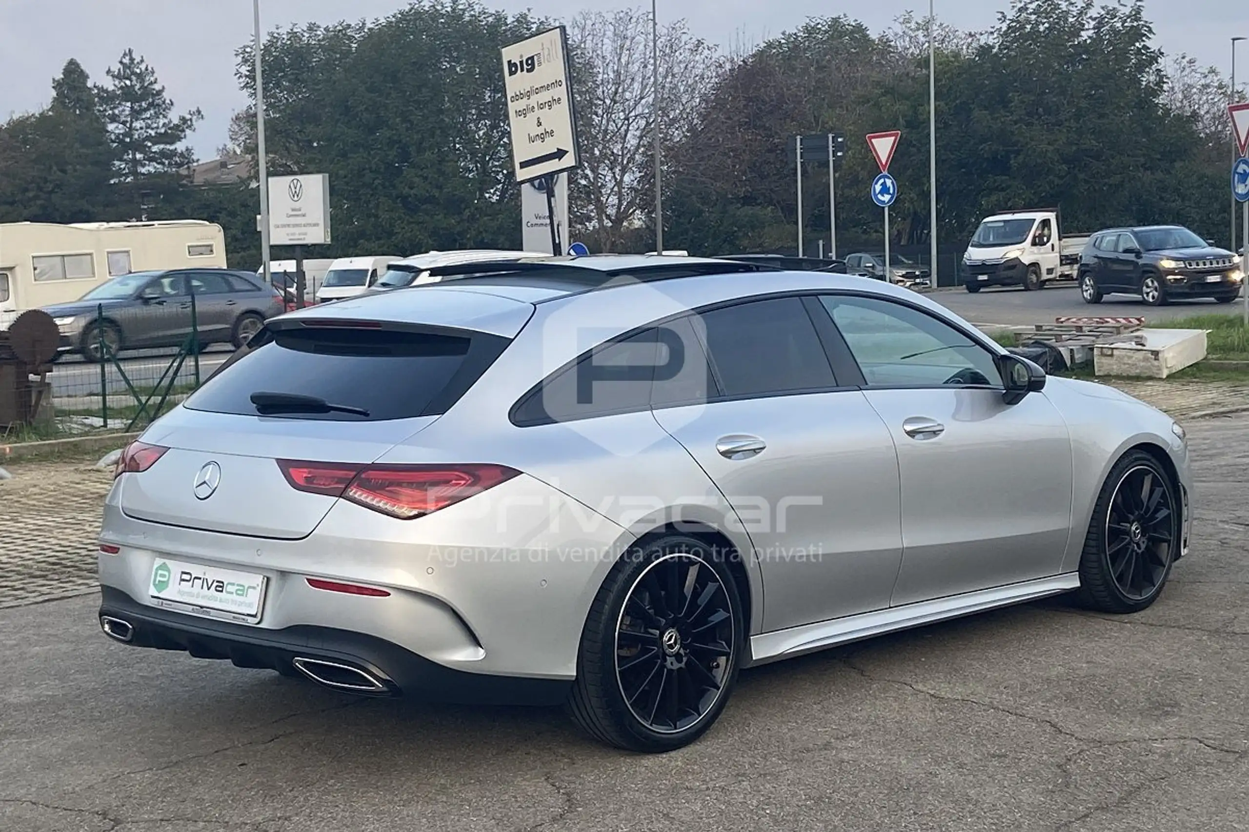 Mercedes-Benz - CLA 200