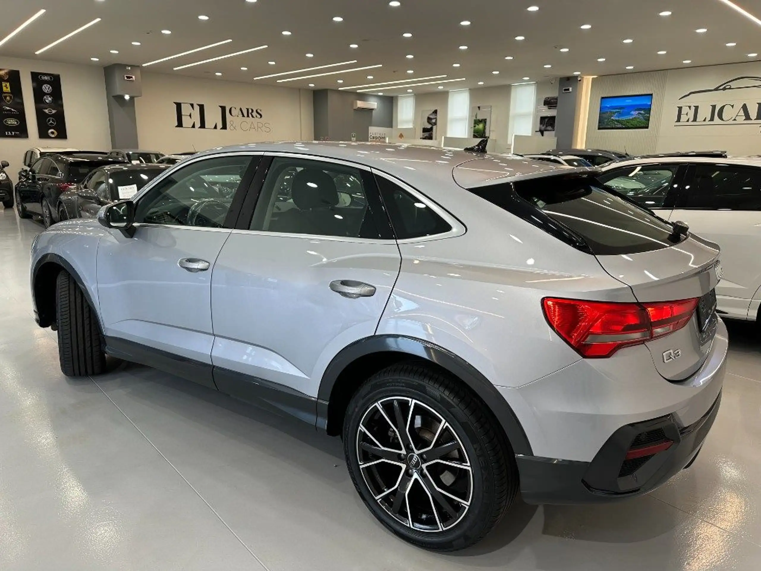 Audi - Q3