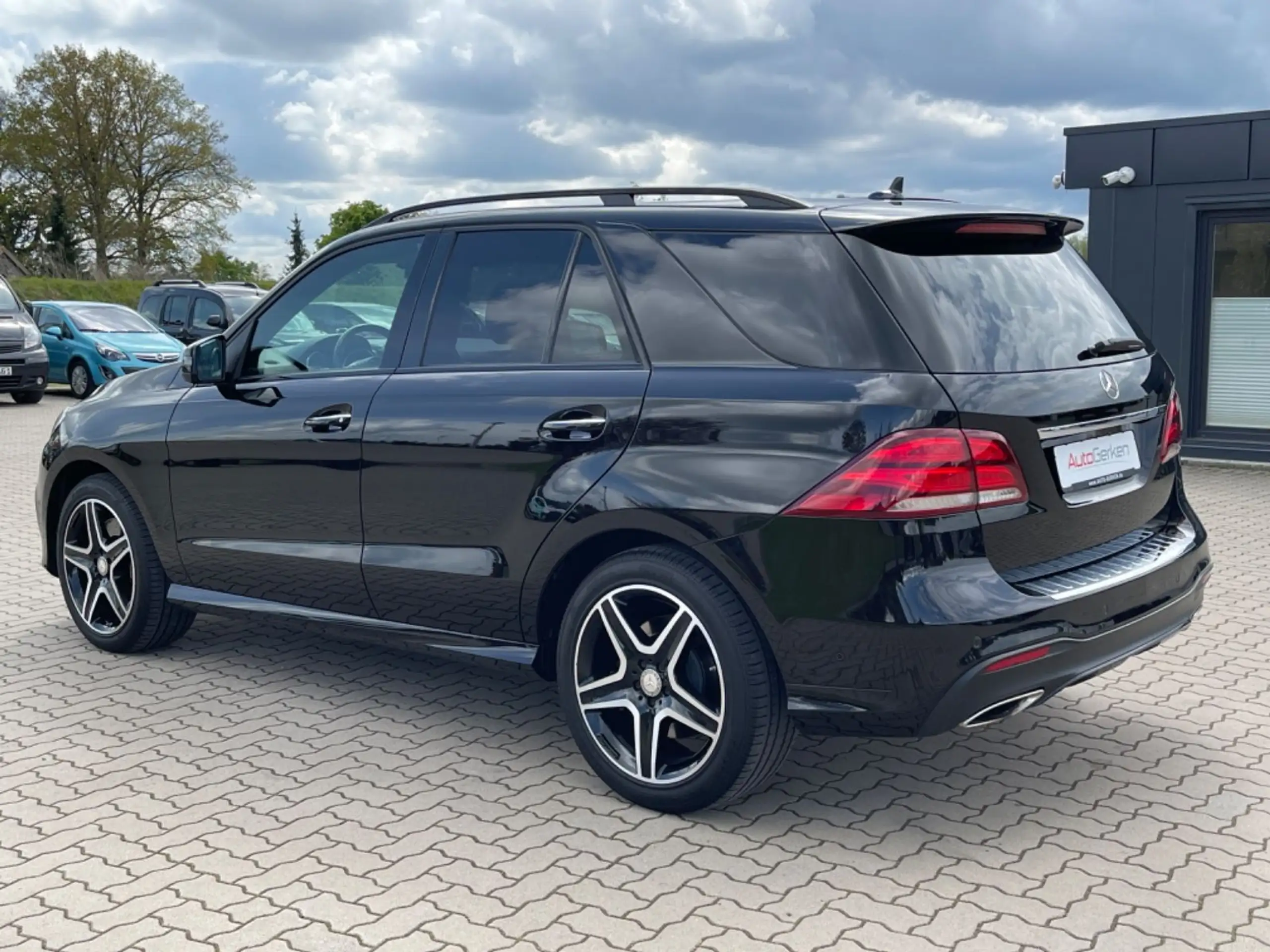 Mercedes-Benz - GLE 500