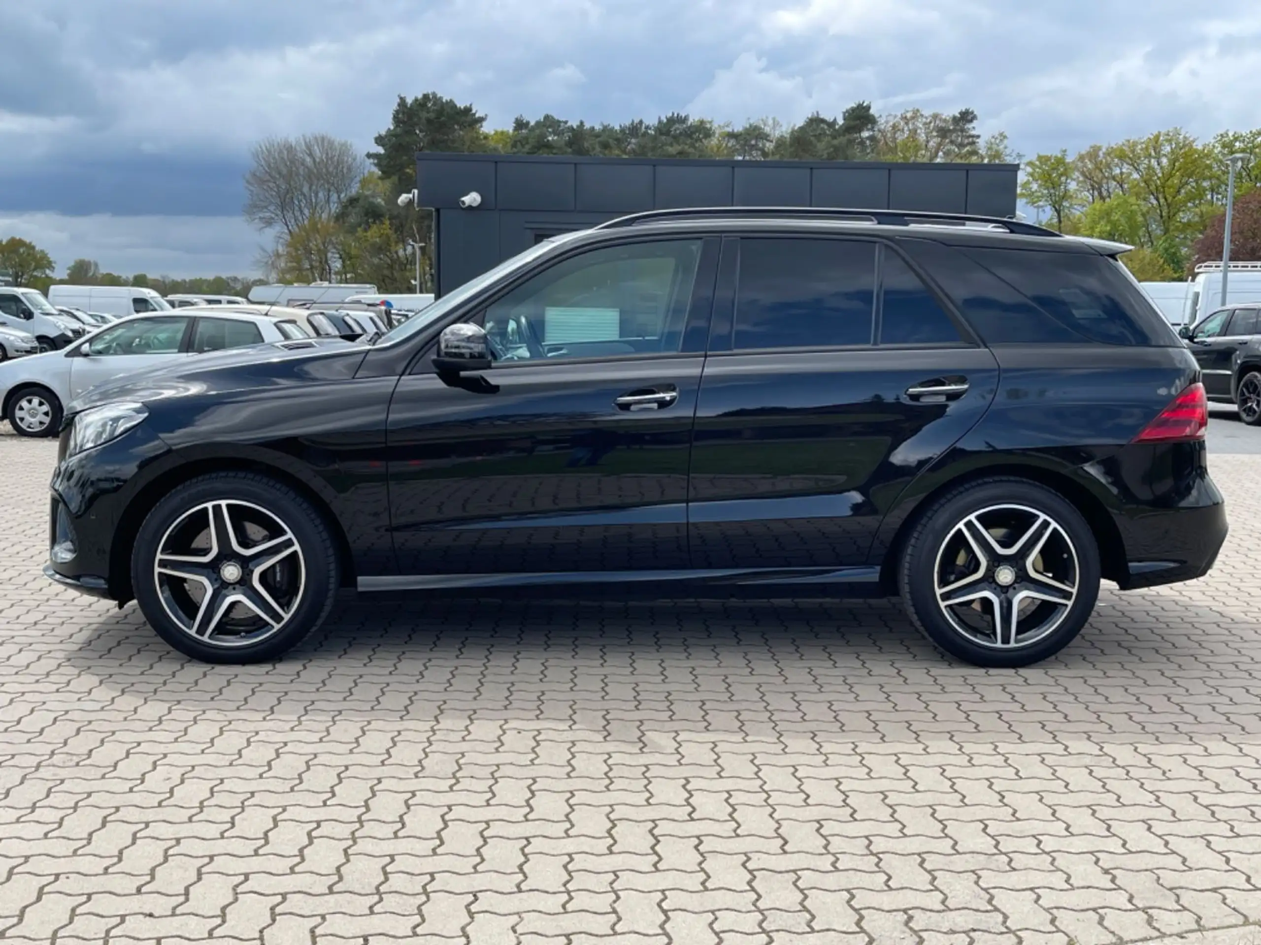 Mercedes-Benz - GLE 500