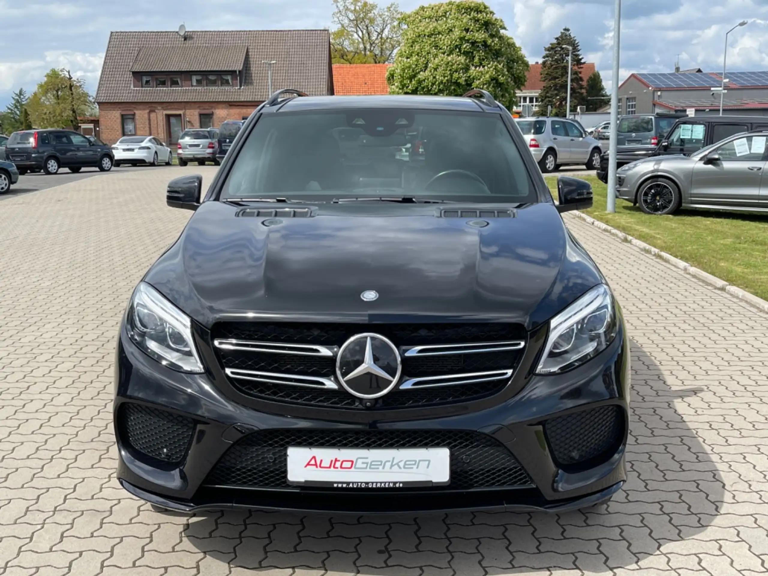 Mercedes-Benz - GLE 500