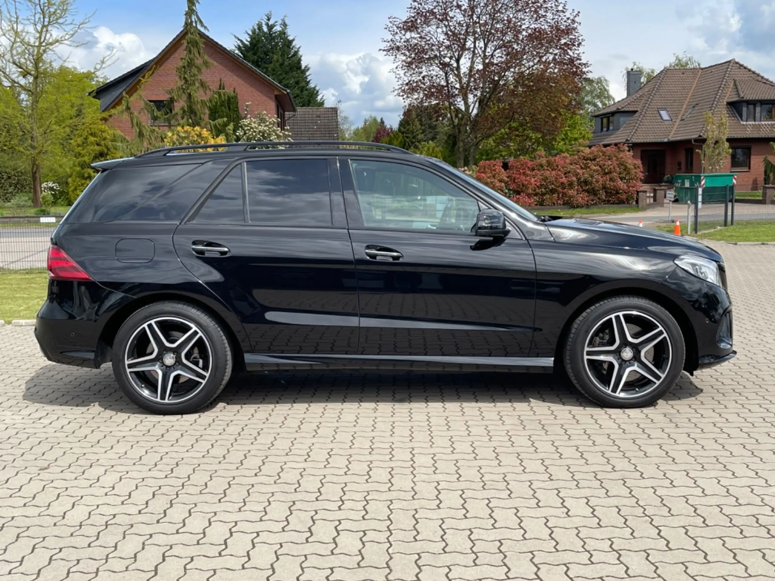 Mercedes-Benz - GLE 500