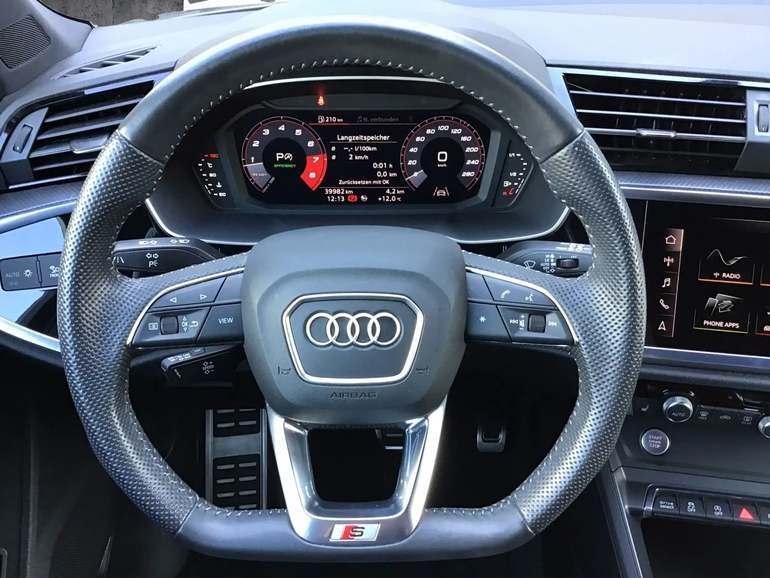 Audi - Q3