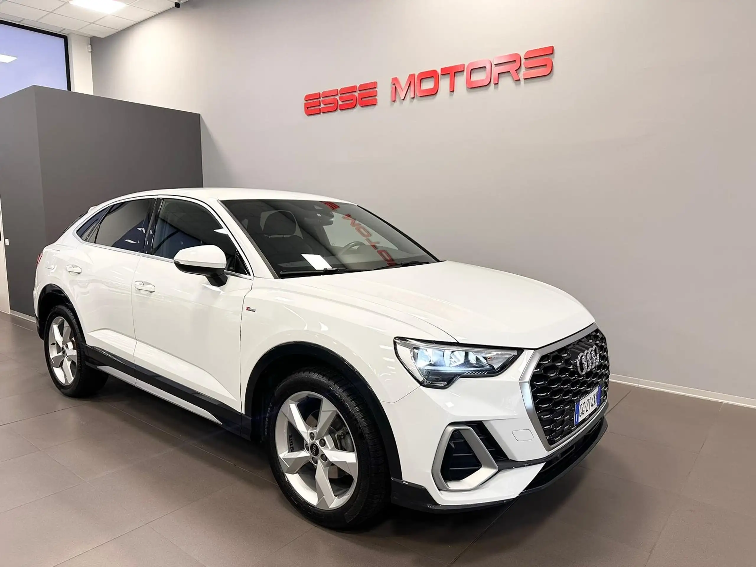 Audi - Q3