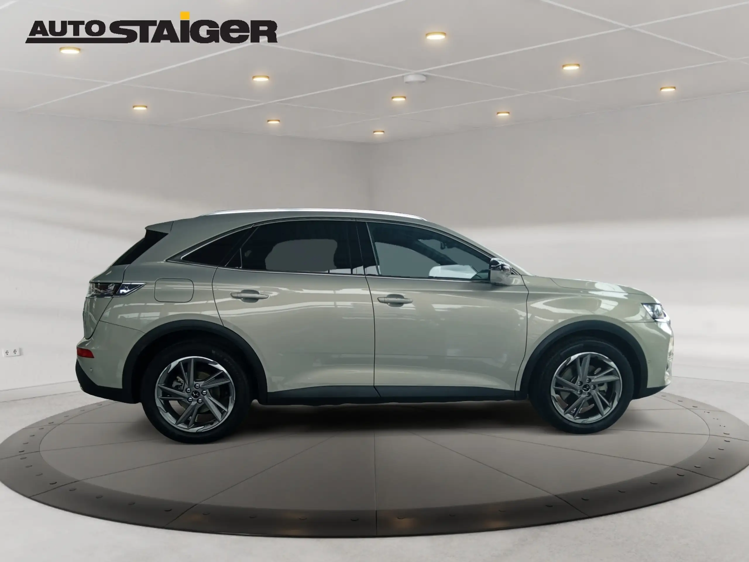 DS Automobiles - DS 7 Crossback