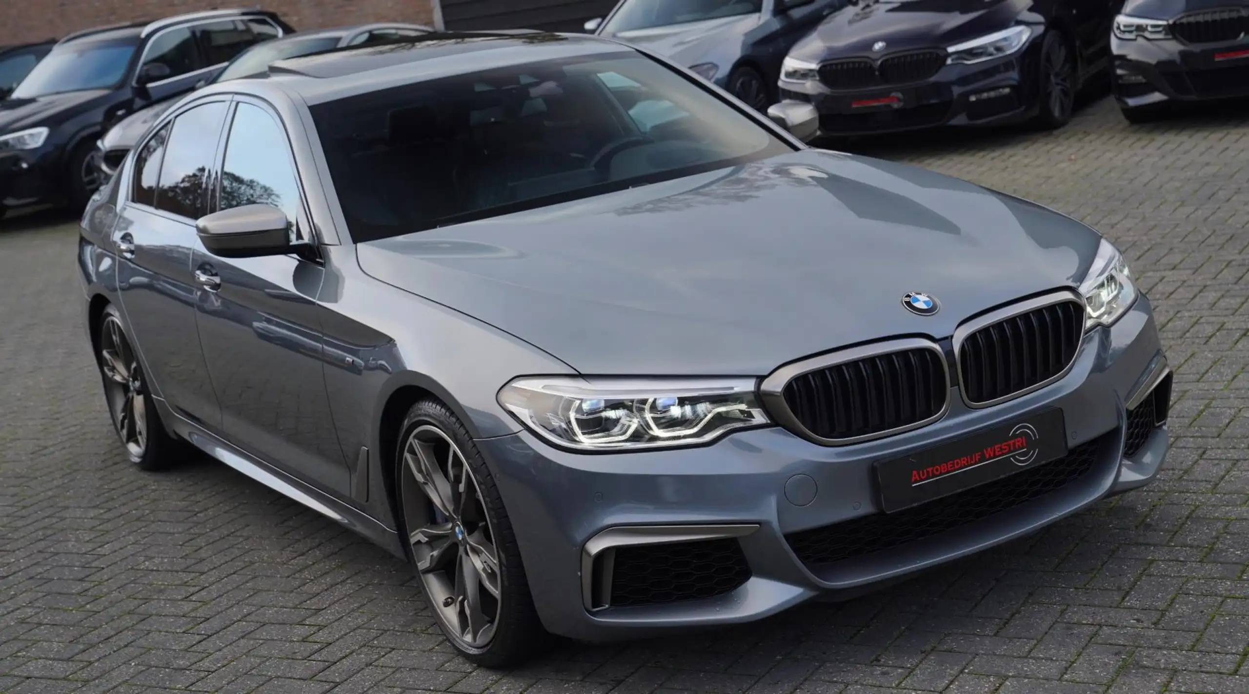 BMW - M550