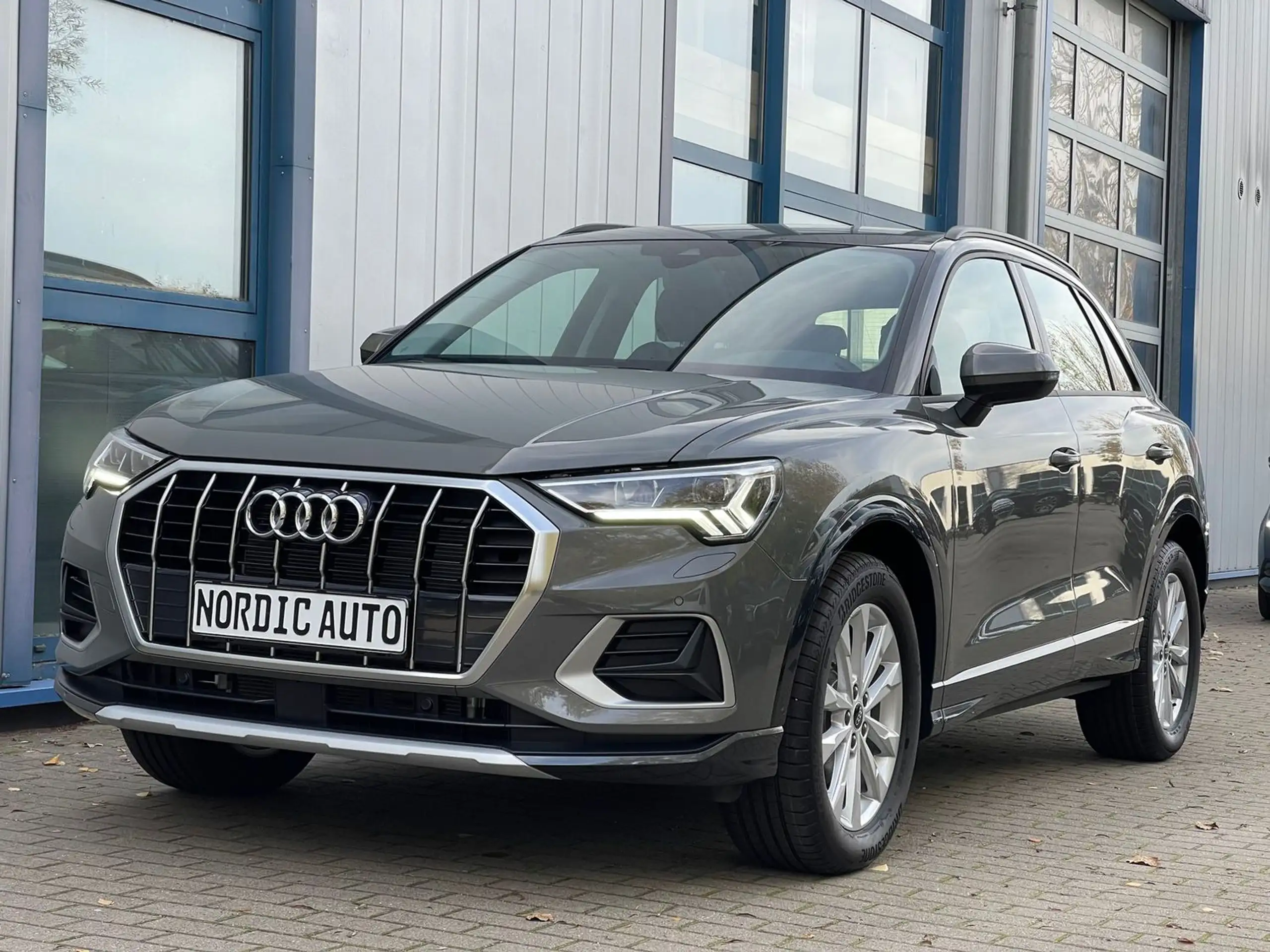 Audi - Q3