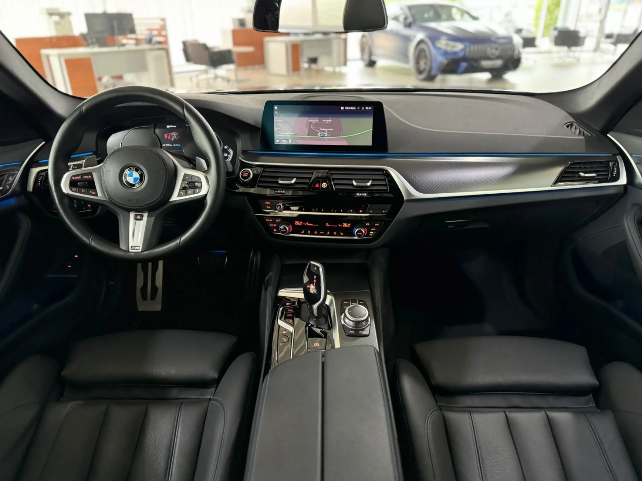 BMW - 530