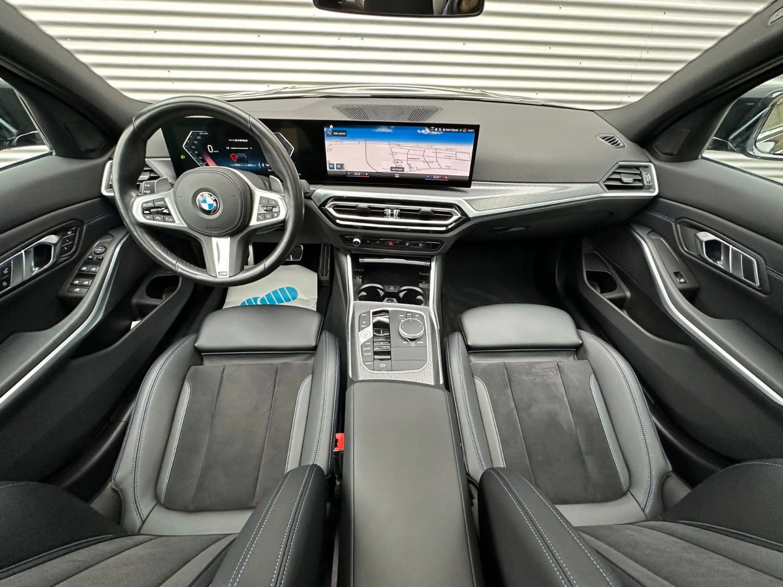 BMW - 320