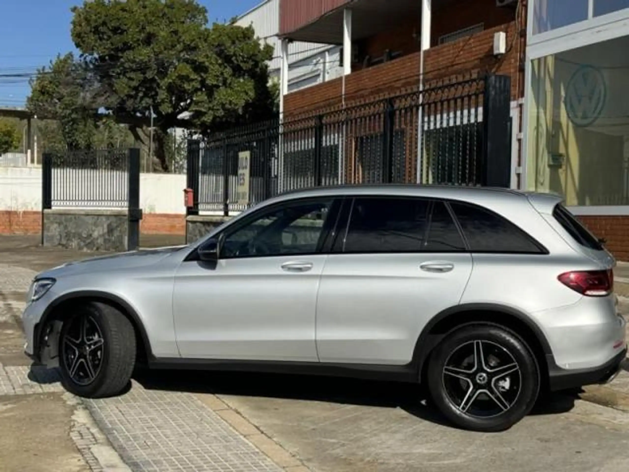 Mercedes-Benz - GLC 220