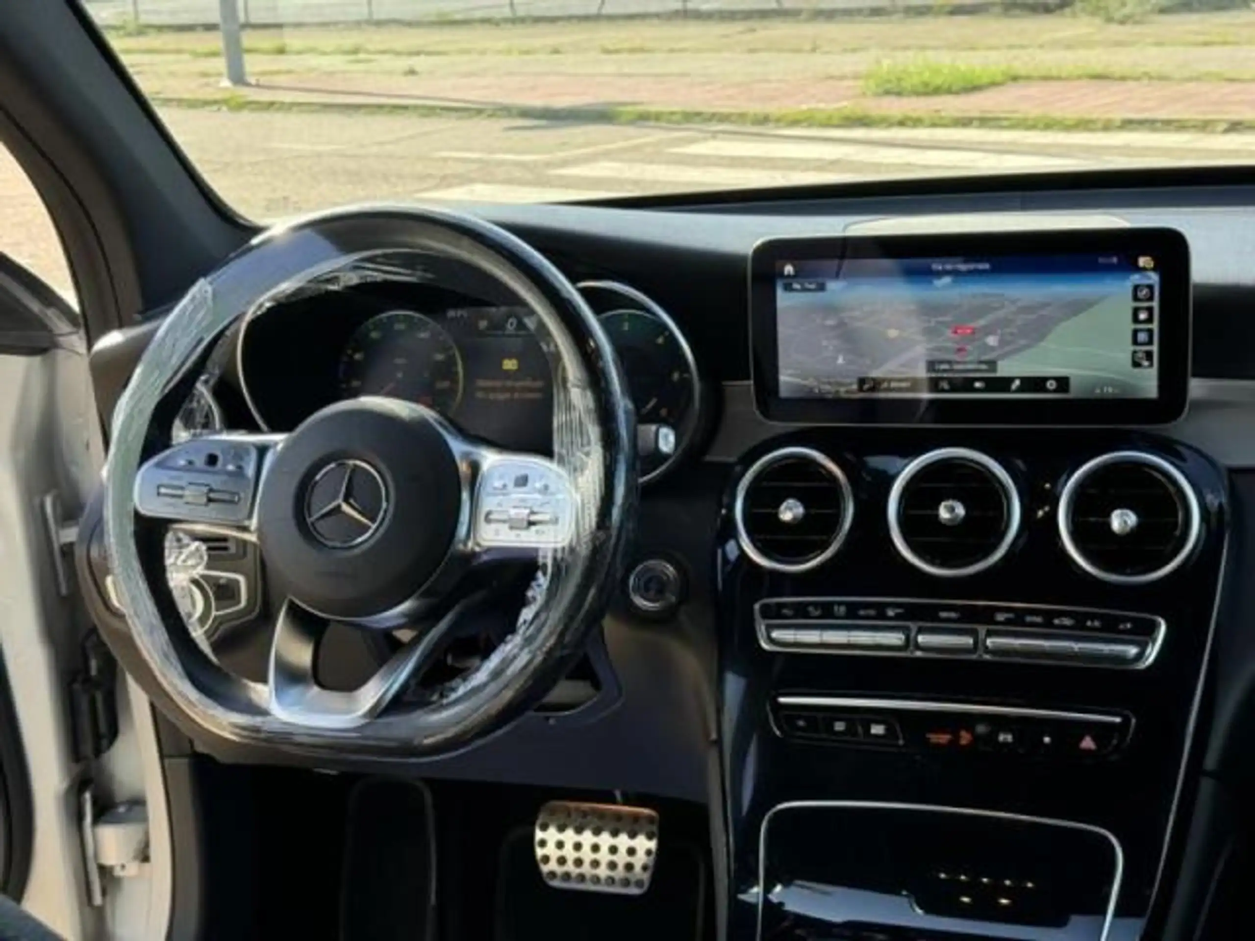 Mercedes-Benz - GLC 220