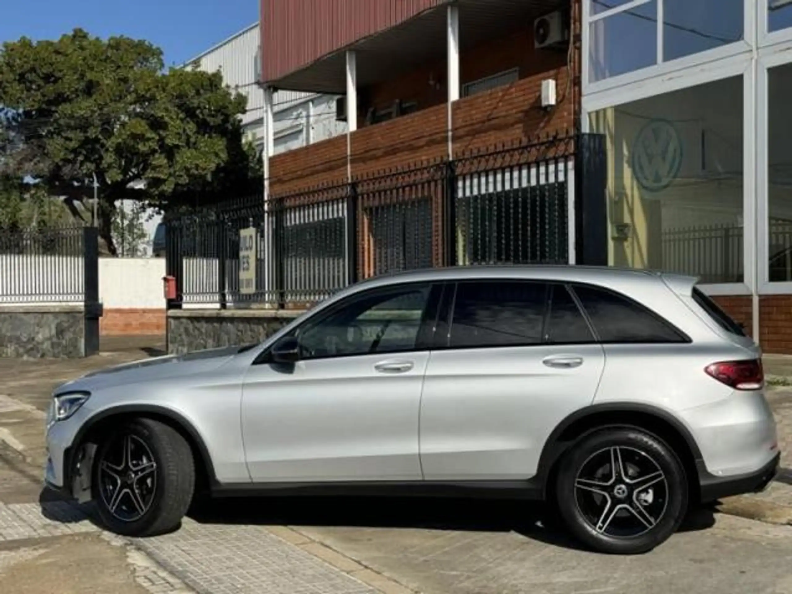 Mercedes-Benz - GLC 220