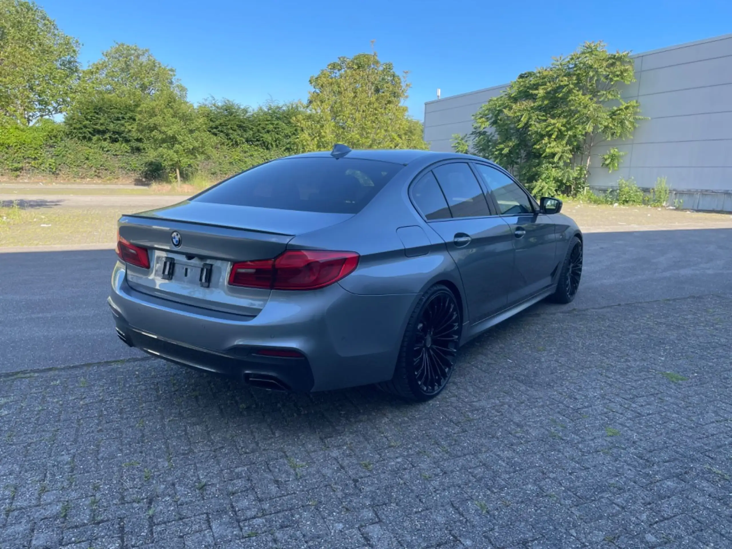 BMW - 540