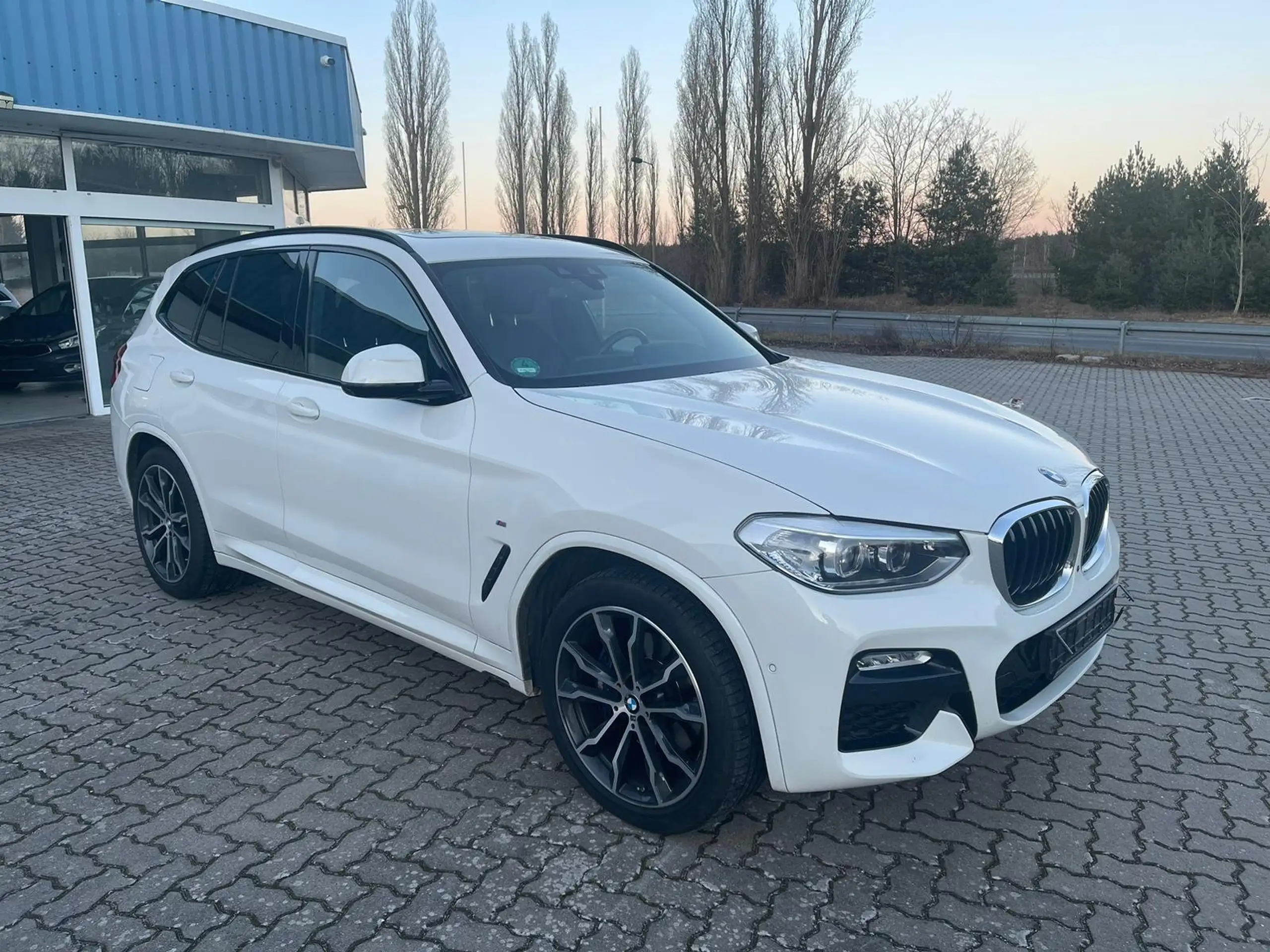 BMW - X3