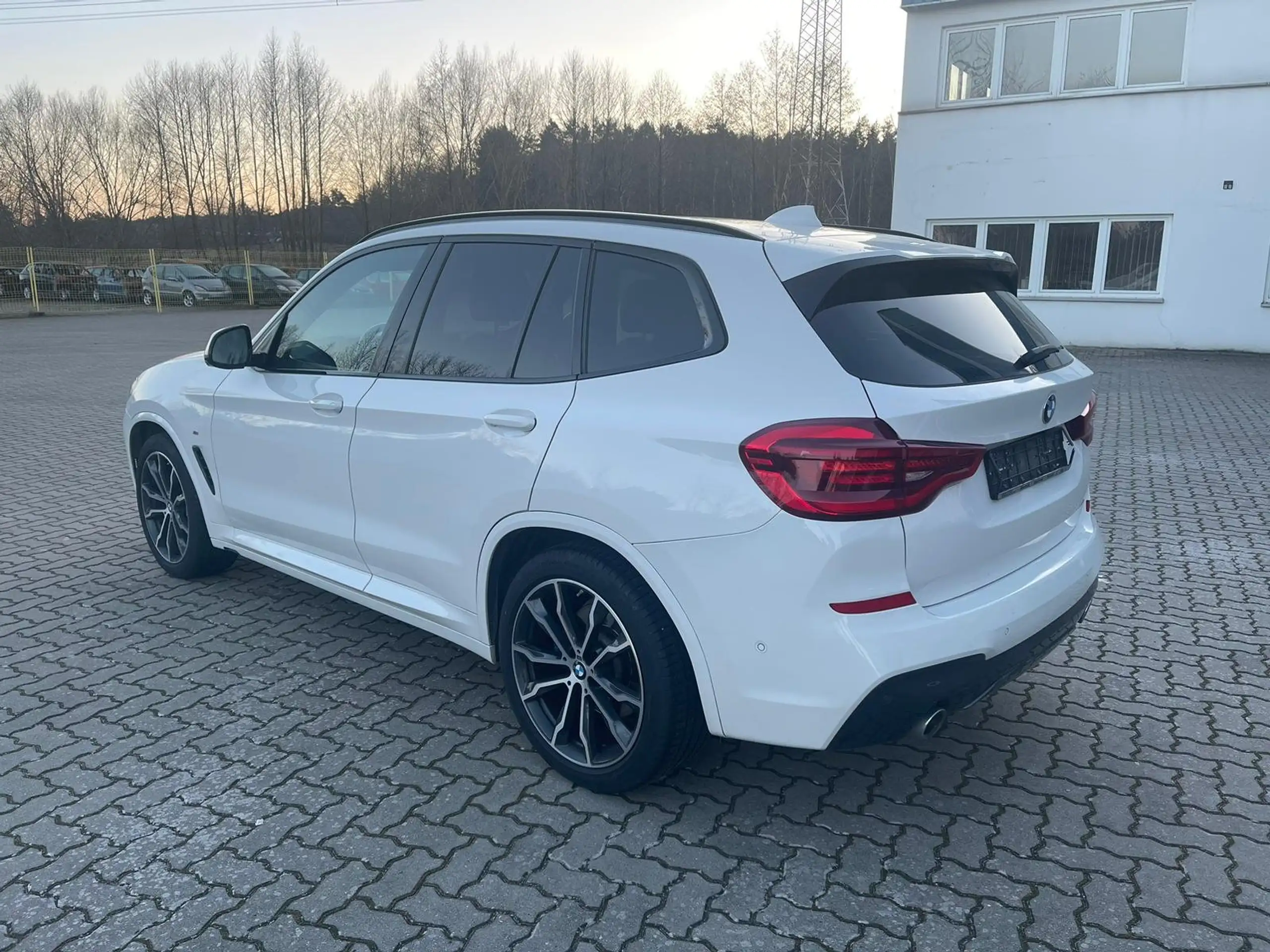 BMW - X3