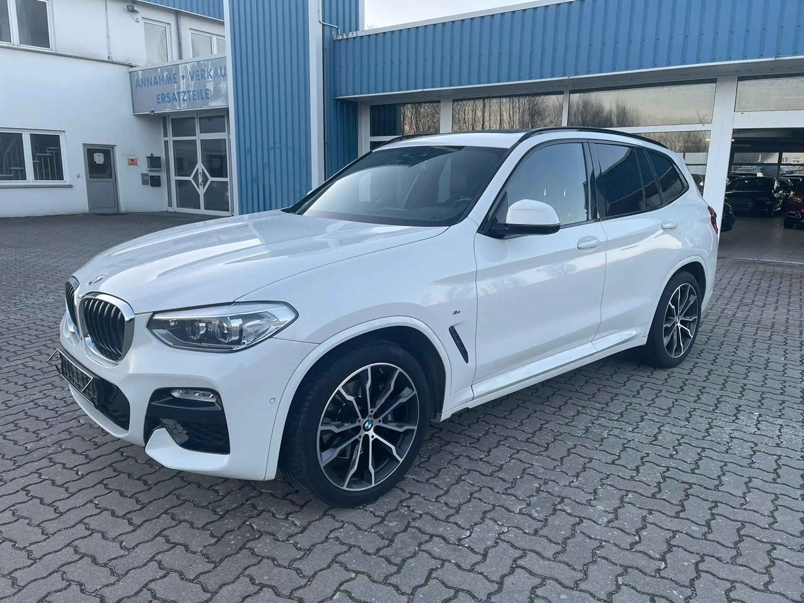 BMW - X3