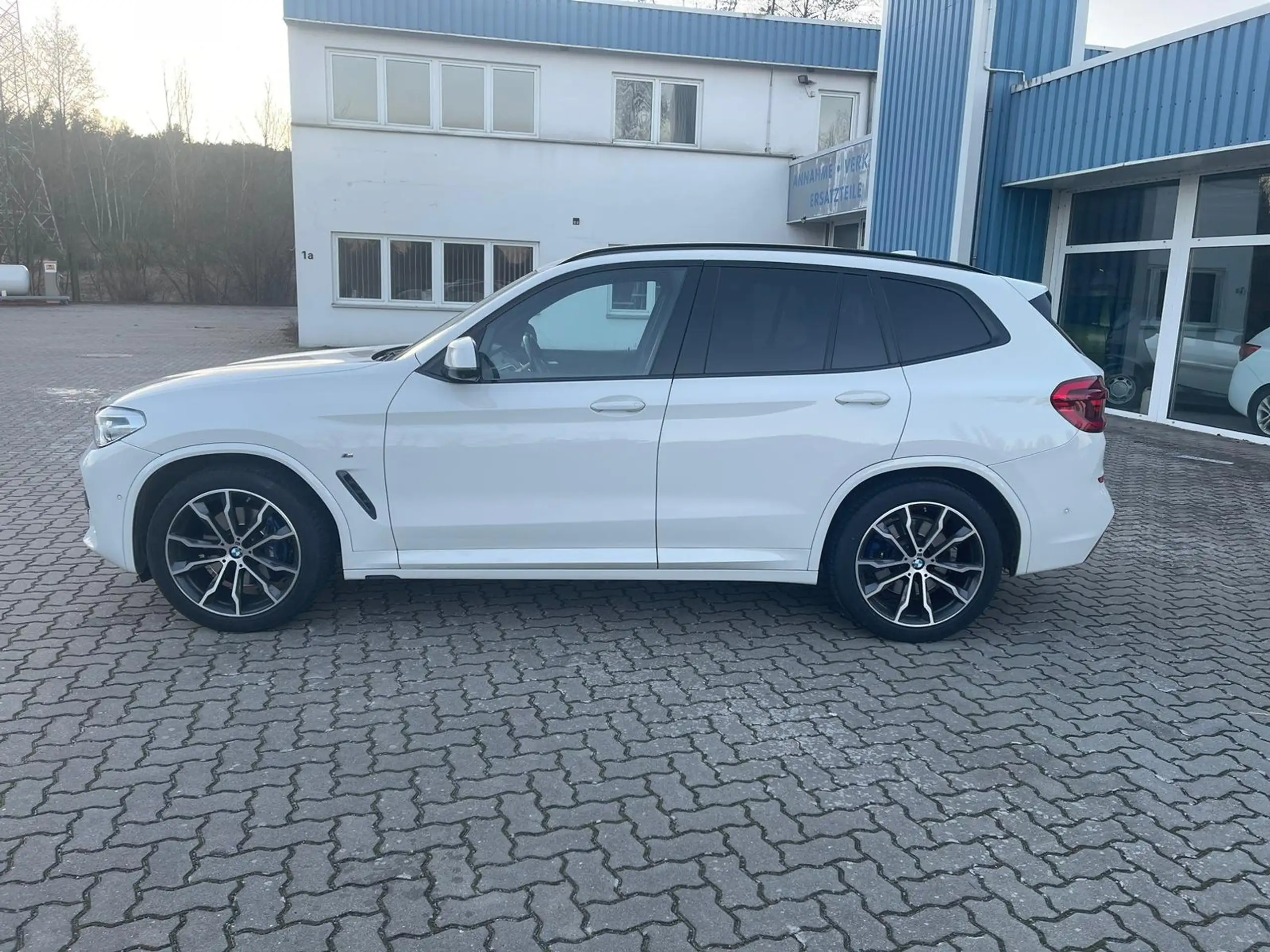 BMW - X3