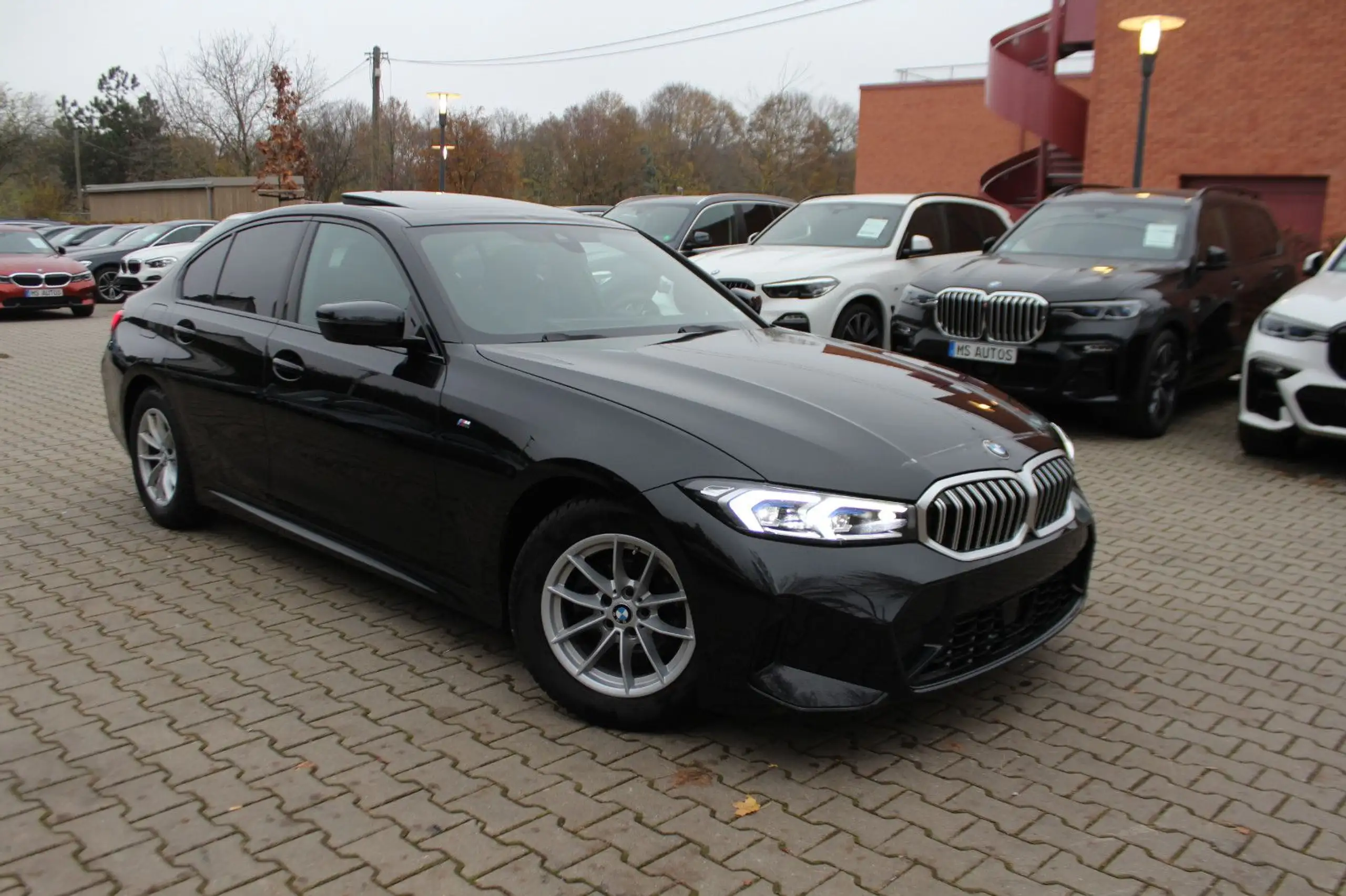 BMW - 320