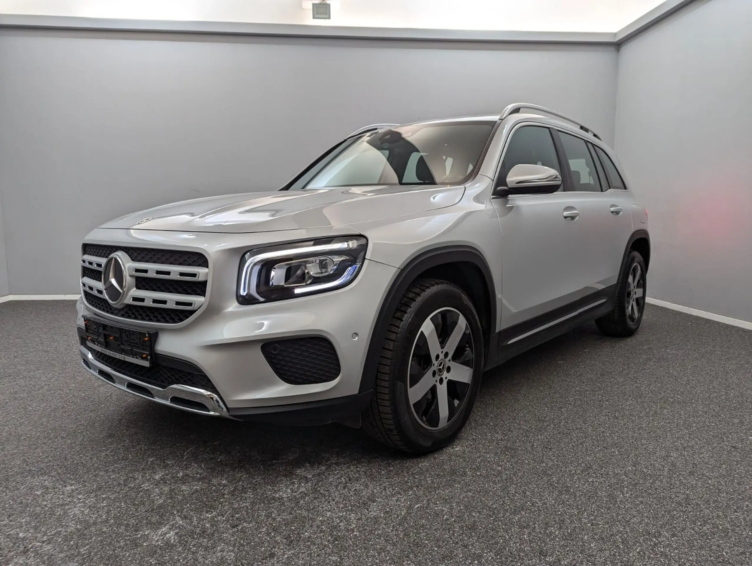 Mercedes-Benz GLB 200 2021