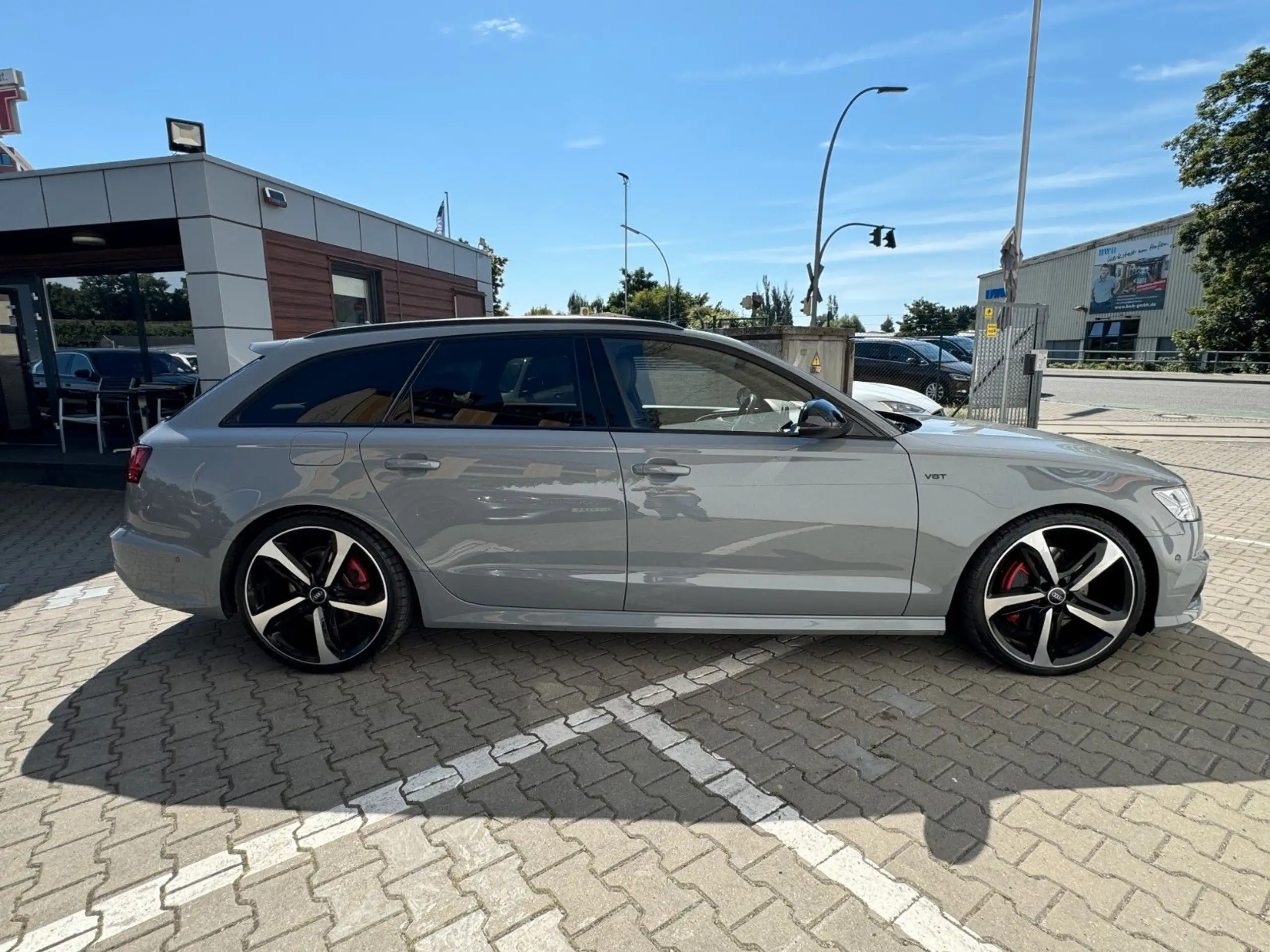 Audi - A6