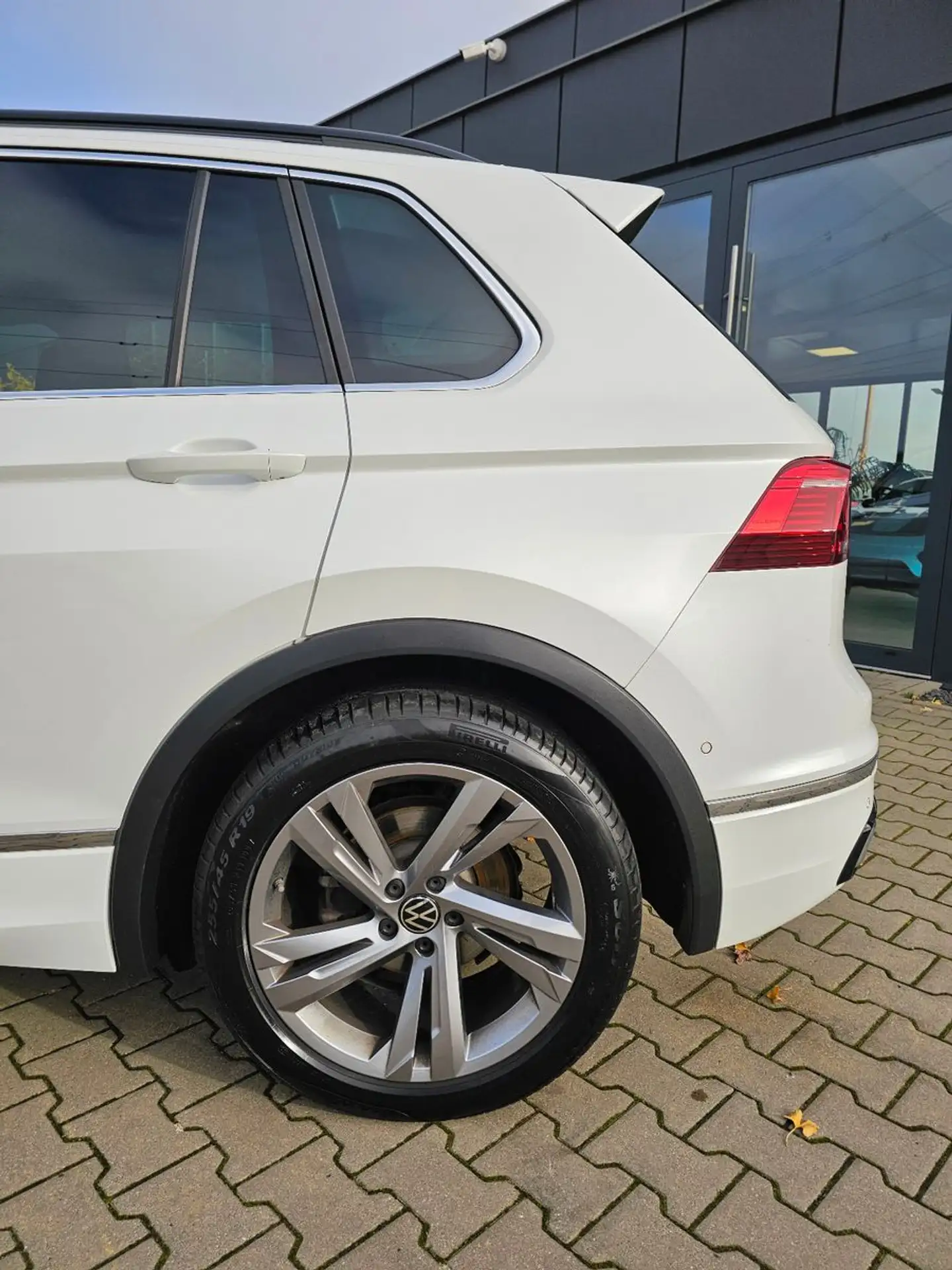 Volkswagen - Tiguan