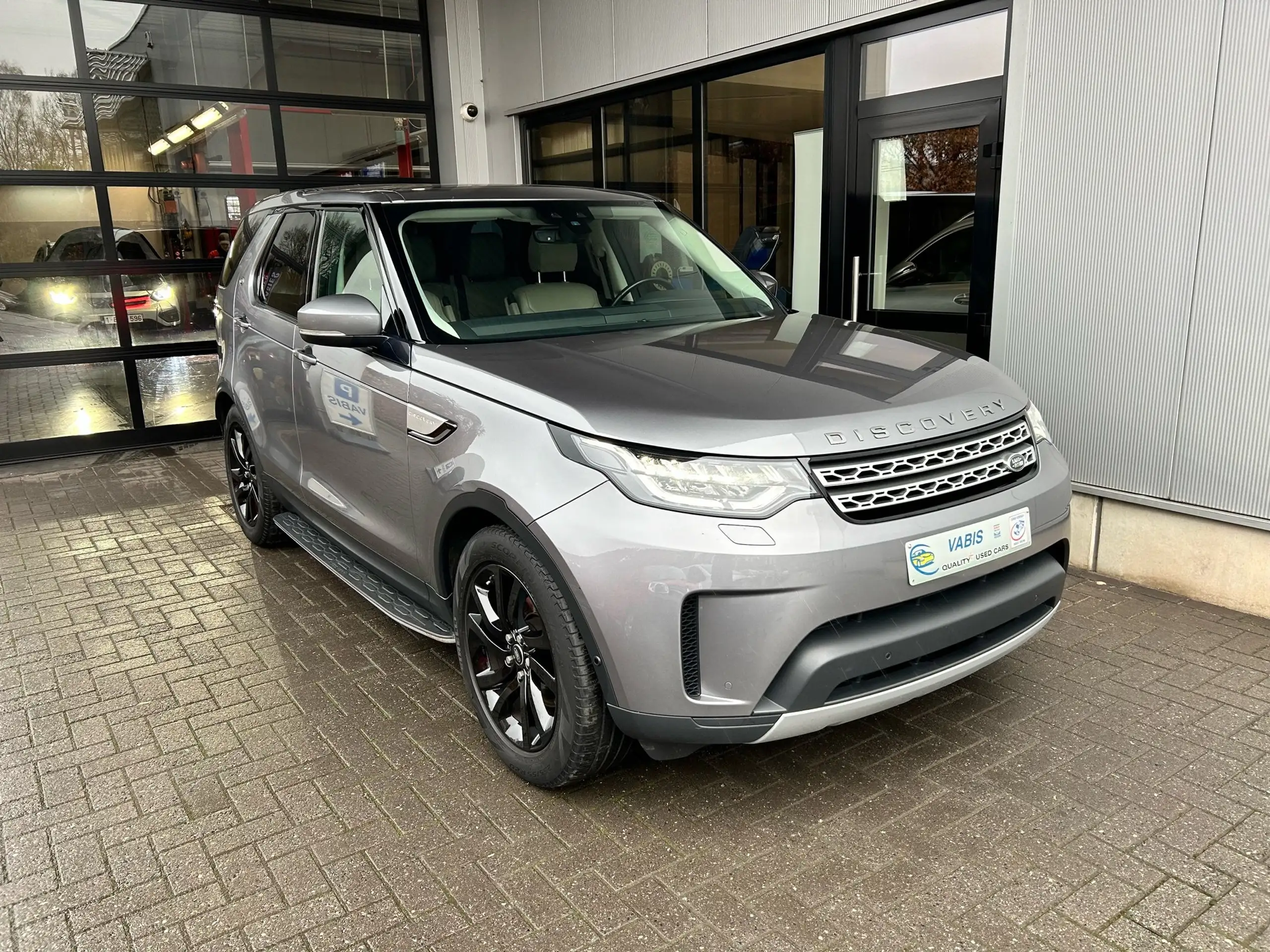 Land Rover Discovery 2020