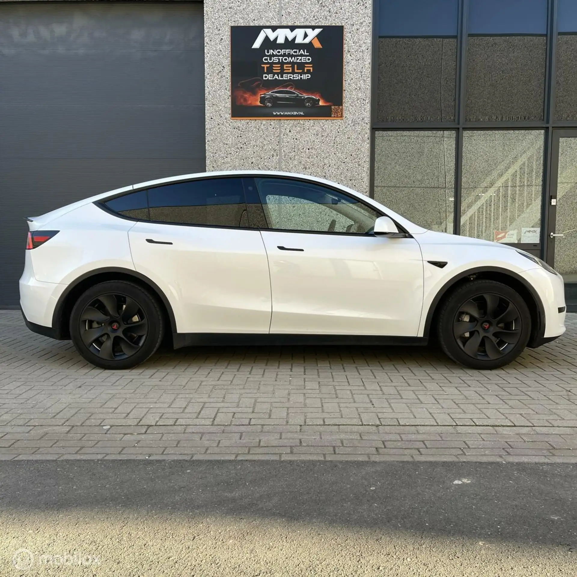 Tesla - Model Y