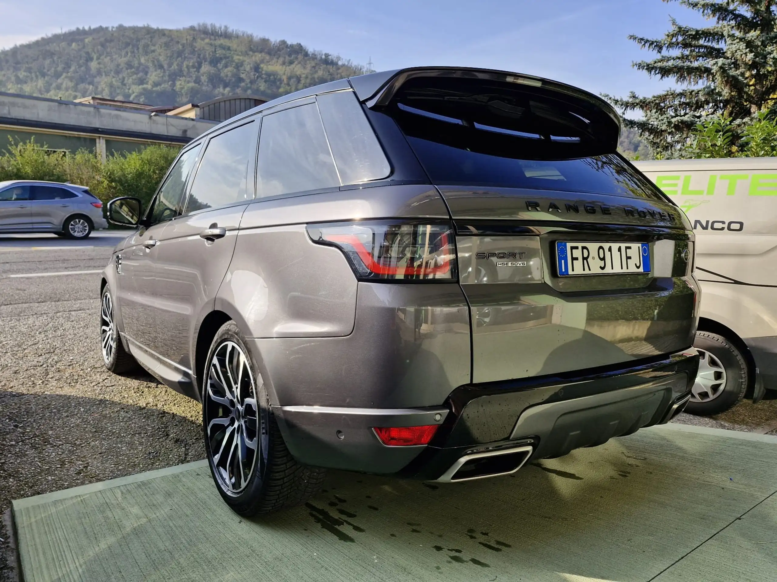 Land Rover - Range Rover Sport