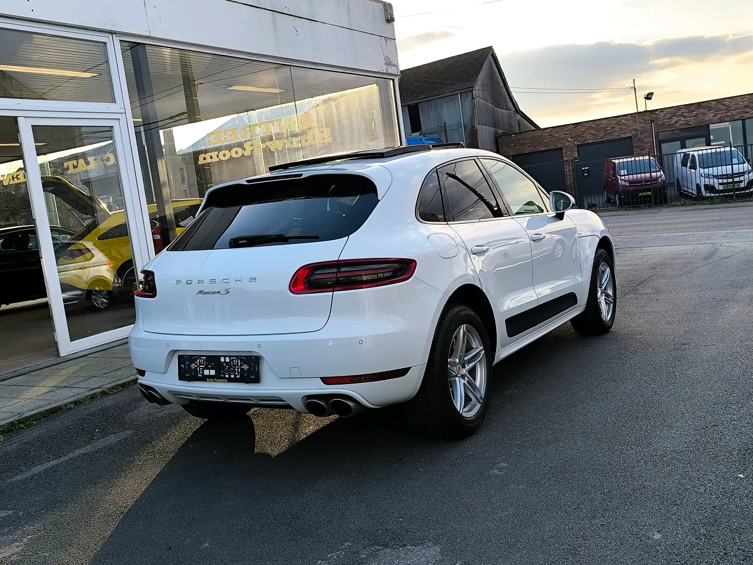 Porsche - Macan