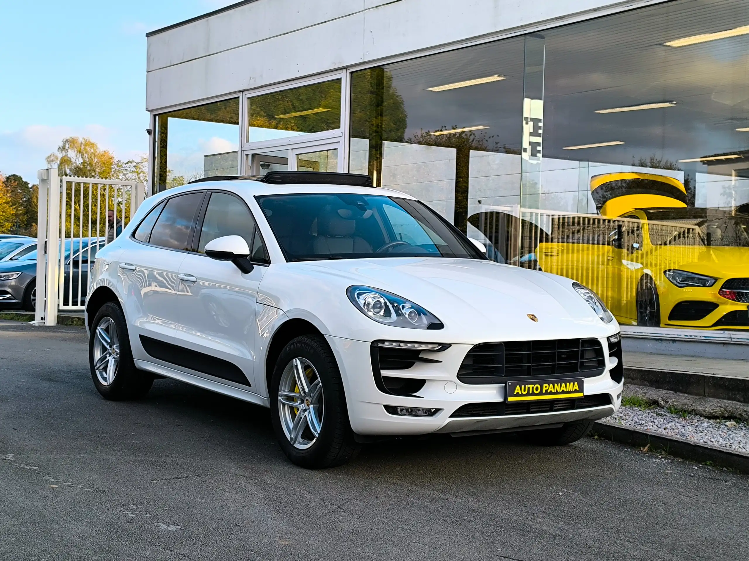 Porsche - Macan