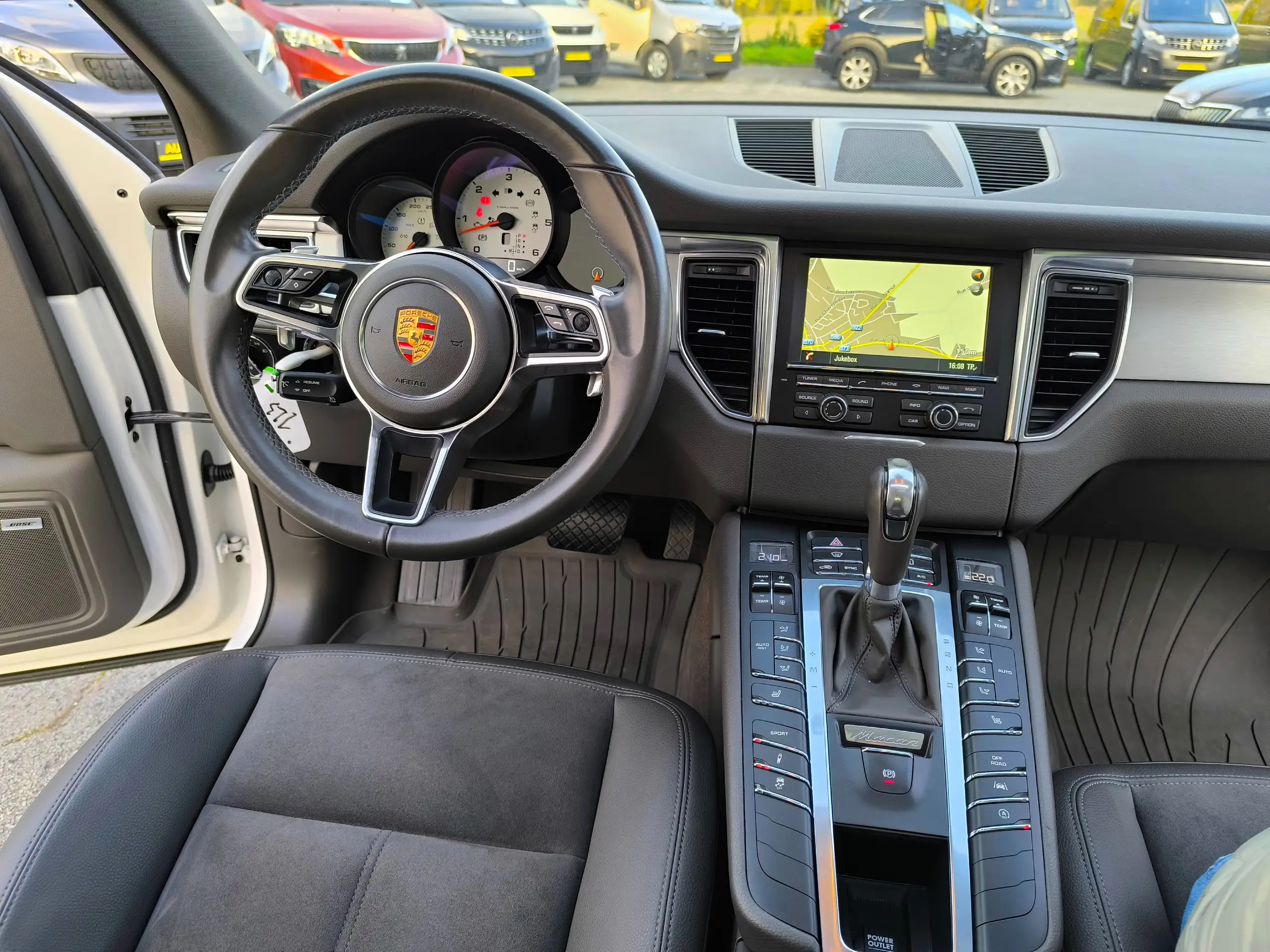 Porsche - Macan