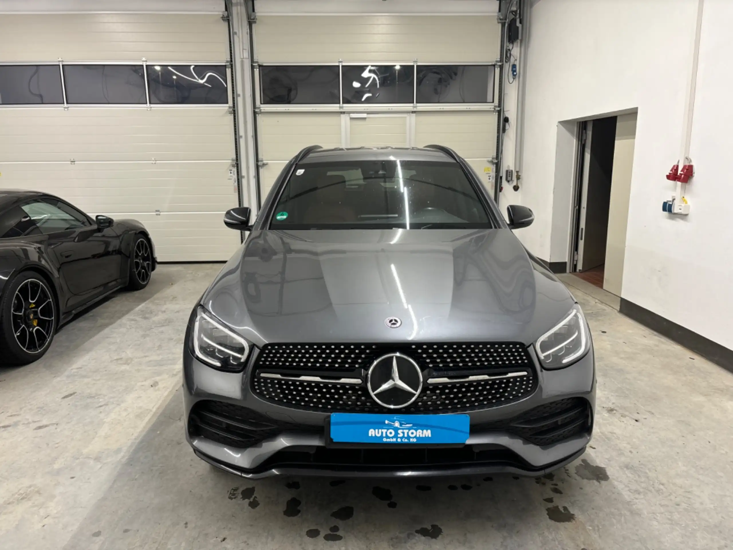 Mercedes-Benz - GLC 220