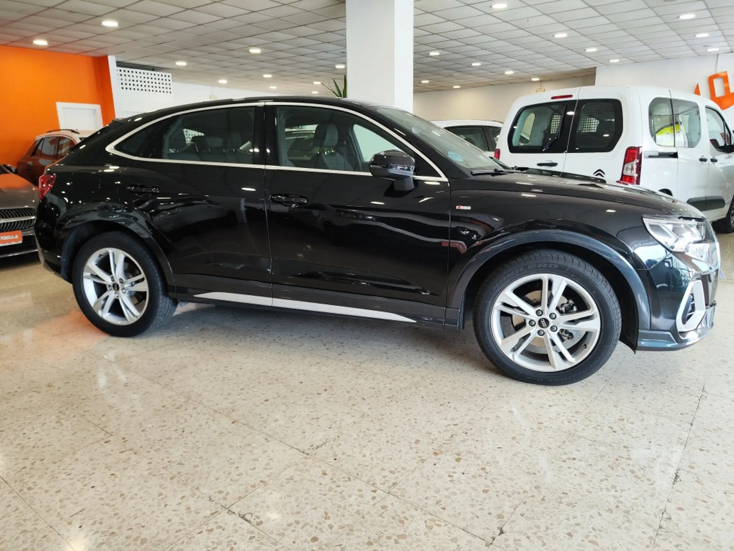 Audi - Q3